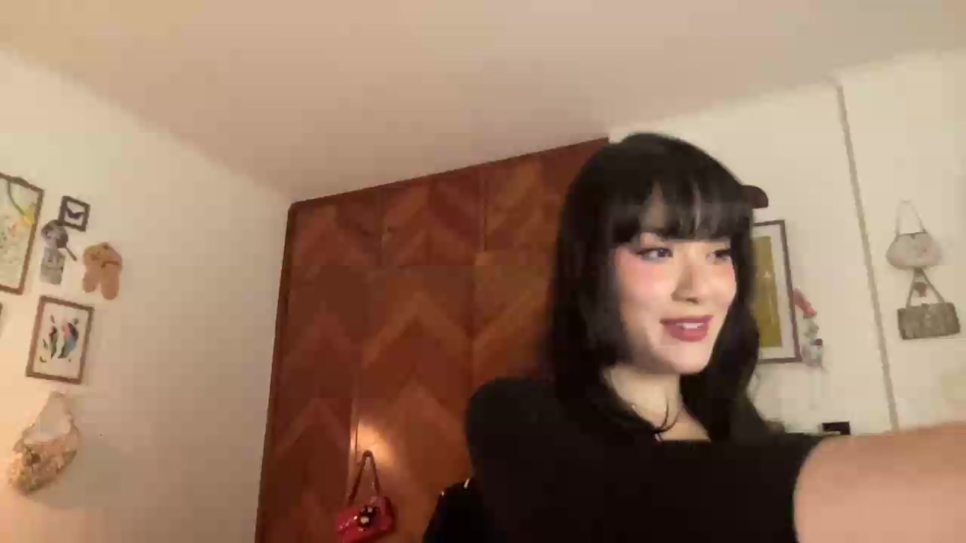 Gallery image thumbnail from LuluArtist's myfreecams stream on, 06/12/2026, 24:28 image 1 of 20