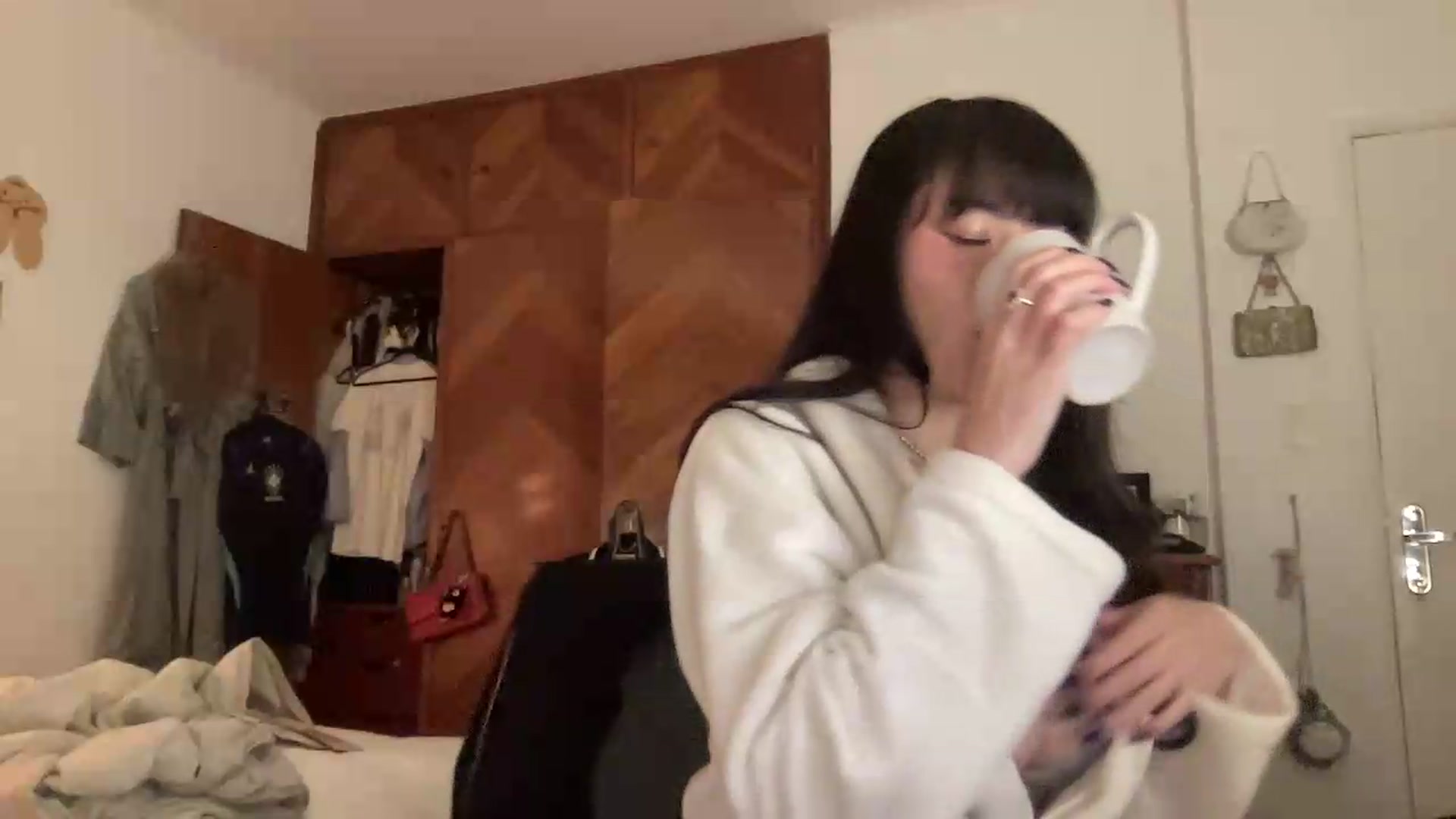 Gallery image thumbnail from LuluArtist's myfreecams stream on, 06/16/2026, 02:15 image 20 of 20