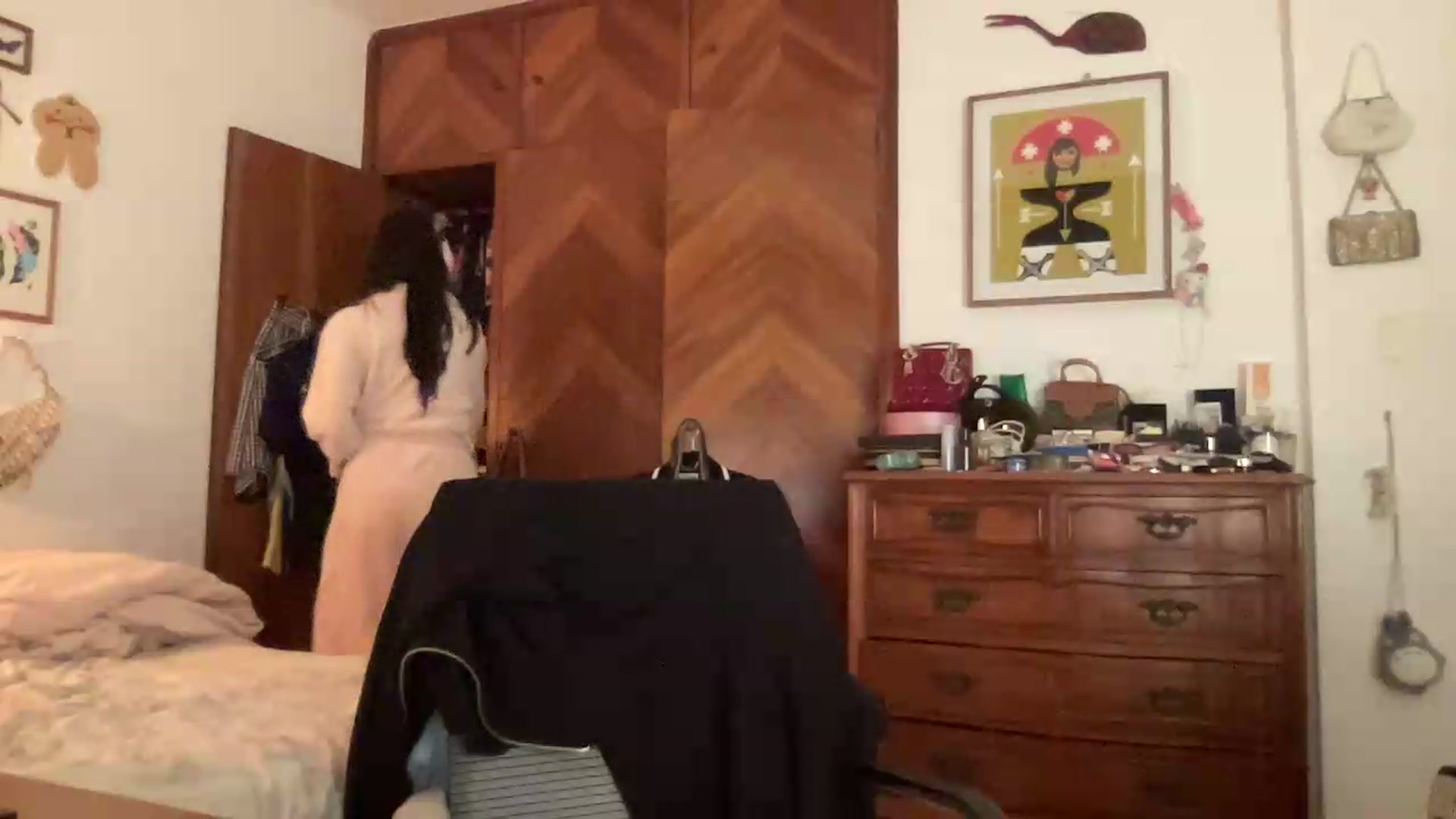 Gallery image thumbnail from LuluArtist's myfreecams stream on, 06/19/2026, 24:01 image 11 of 20