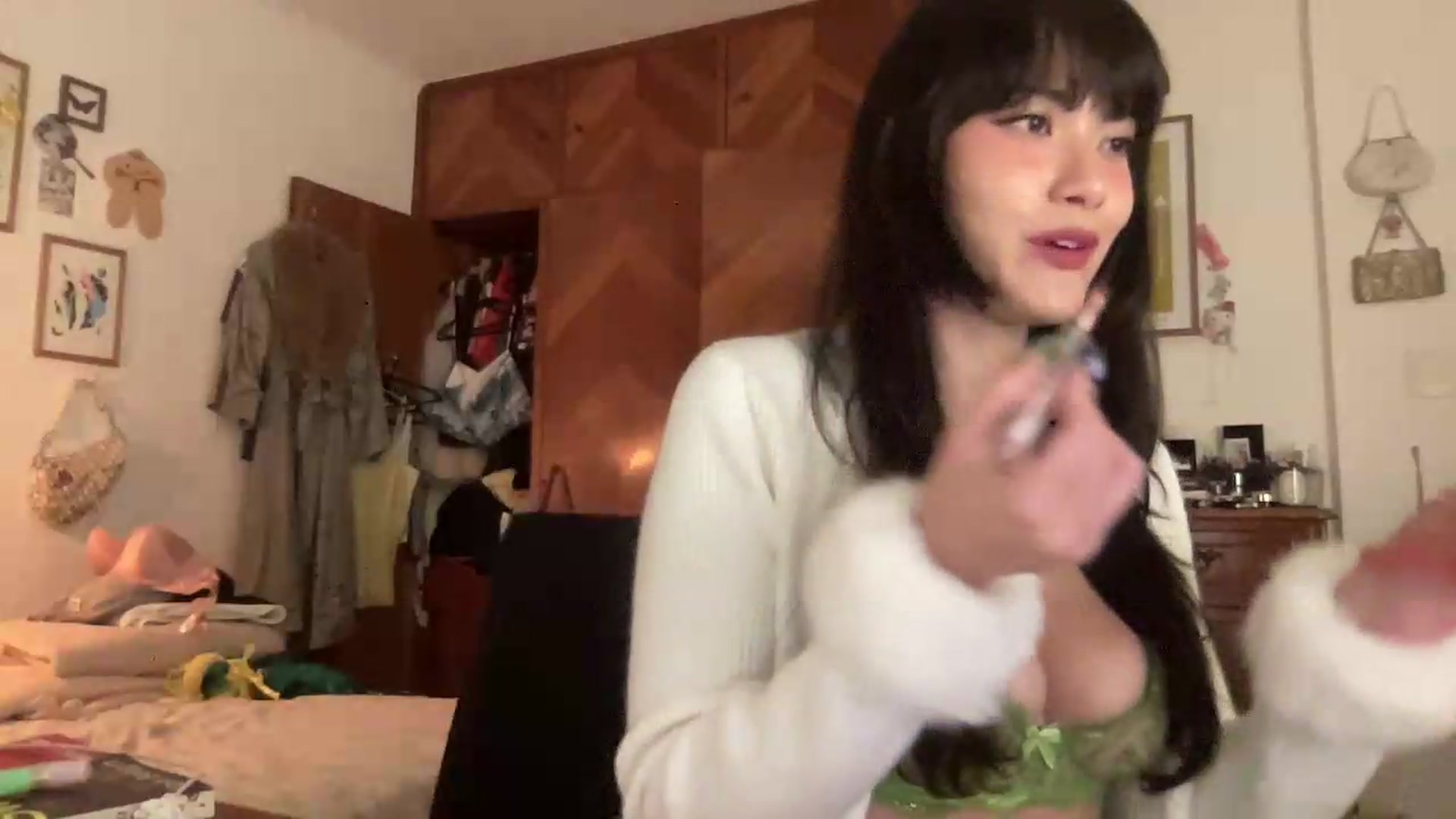 Gallery image thumbnail from LuluArtist's myfreecams stream on, 06/26/2026, 21:55 image 3 of 20