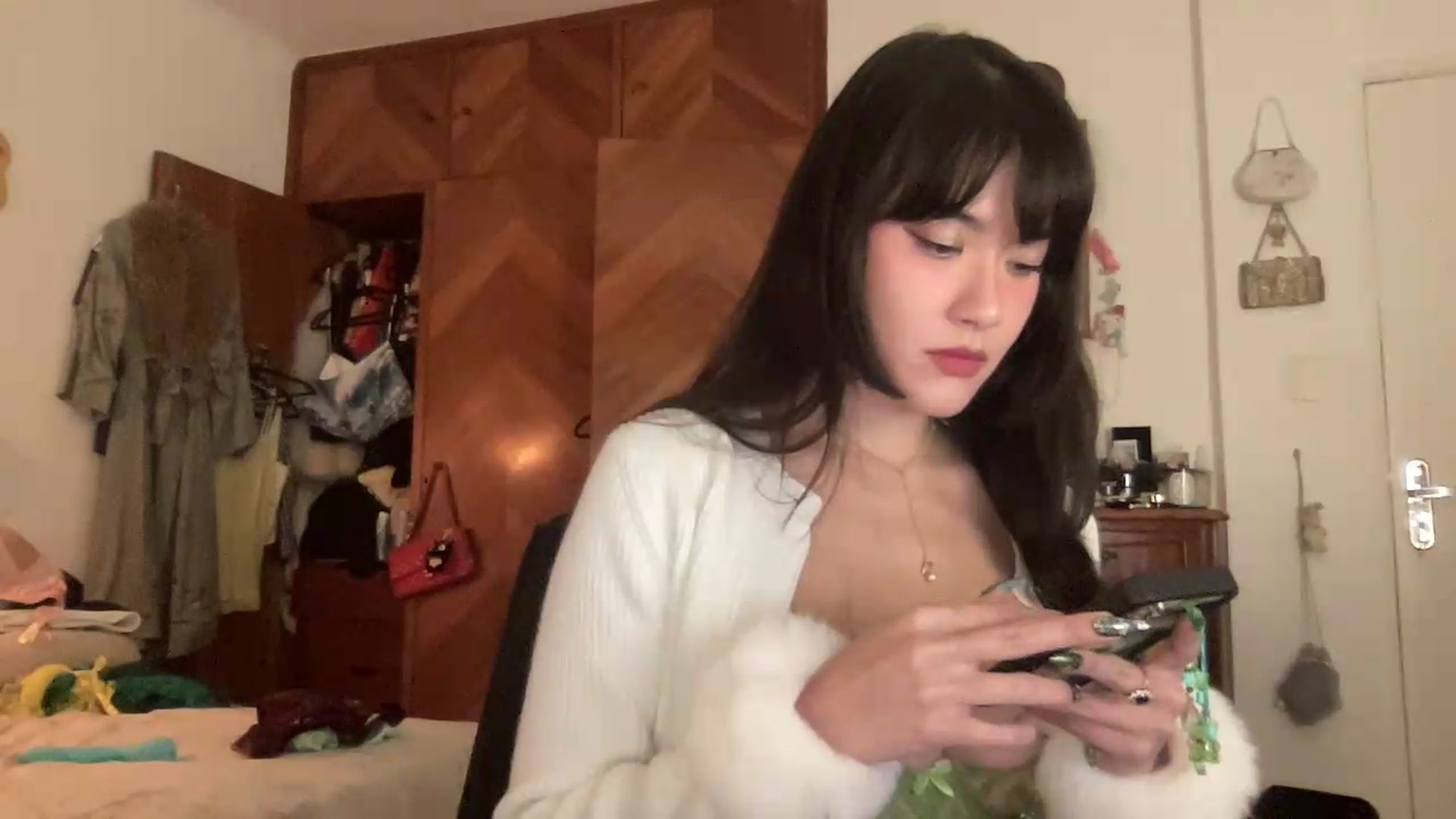 Gallery image thumbnail from LuluArtist's myfreecams stream on, 06/26/2026, 23:34 image 11 of 20