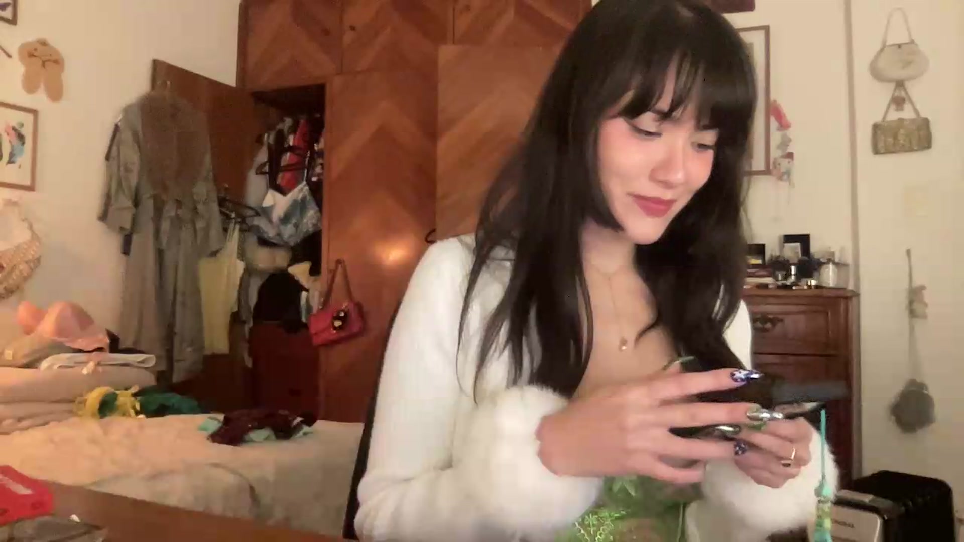 Gallery image thumbnail from LuluArtist's myfreecams stream on, 06/27/2026, 24:15 image 19 of 20