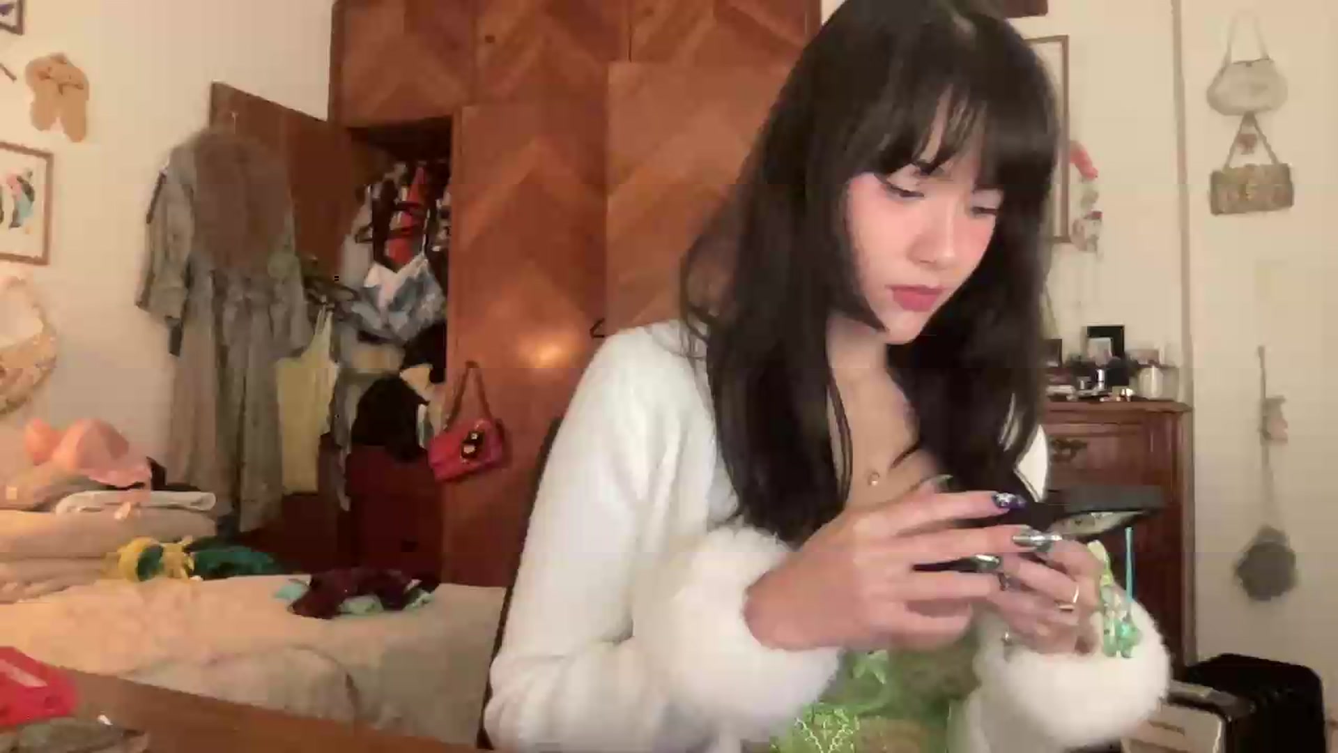 Gallery image thumbnail from LuluArtist's myfreecams stream on, 06/27/2026, 24:15 image 18 of 20