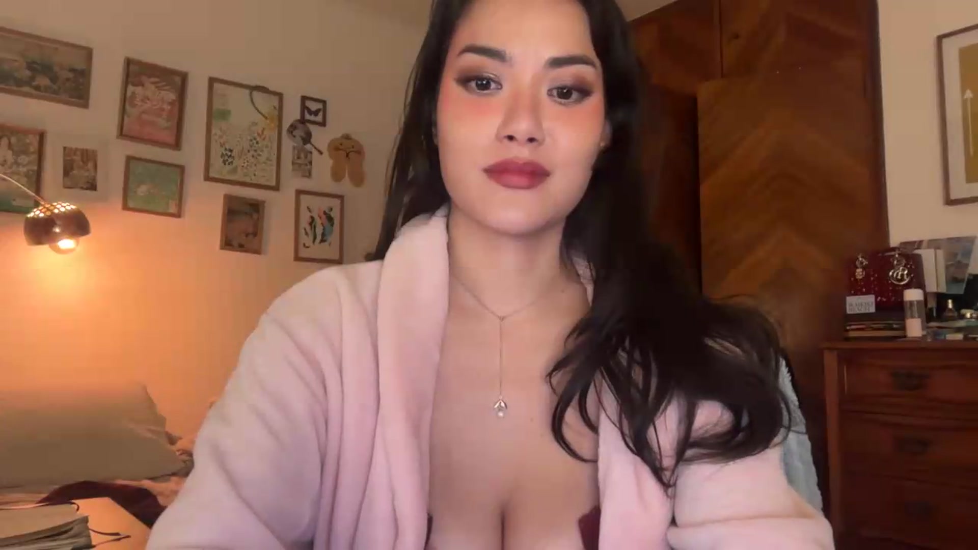 Gallery image thumbnail from LuluArtist's myfreecams stream on, 07/09/2026, 24:09 image 9 of 20