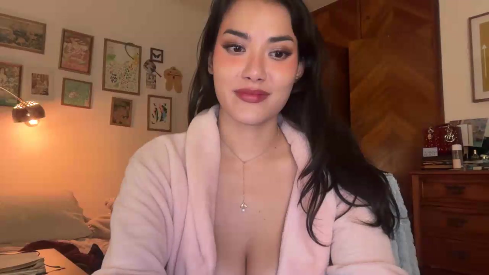 Gallery image thumbnail from LuluArtist's myfreecams stream on, 07/09/2026, 24:09 image 8 of 20