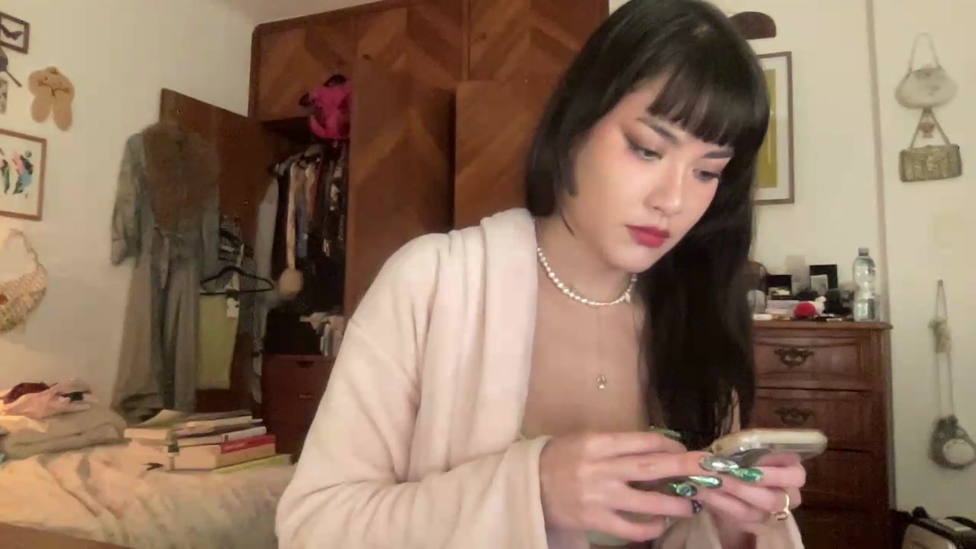 Gallery image thumbnail from LuluArtist's myfreecams stream on, 07/11/2026, 24:47 image 4 of 20