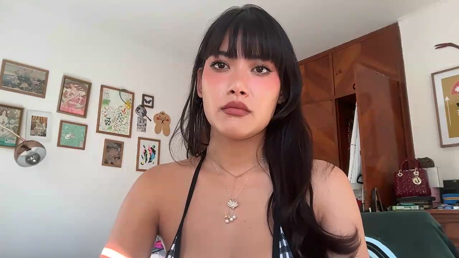 Gallery image thumbnail from LuluArtist's myfreecams stream on, 08/20/2026, 18:51 image 6 of 20