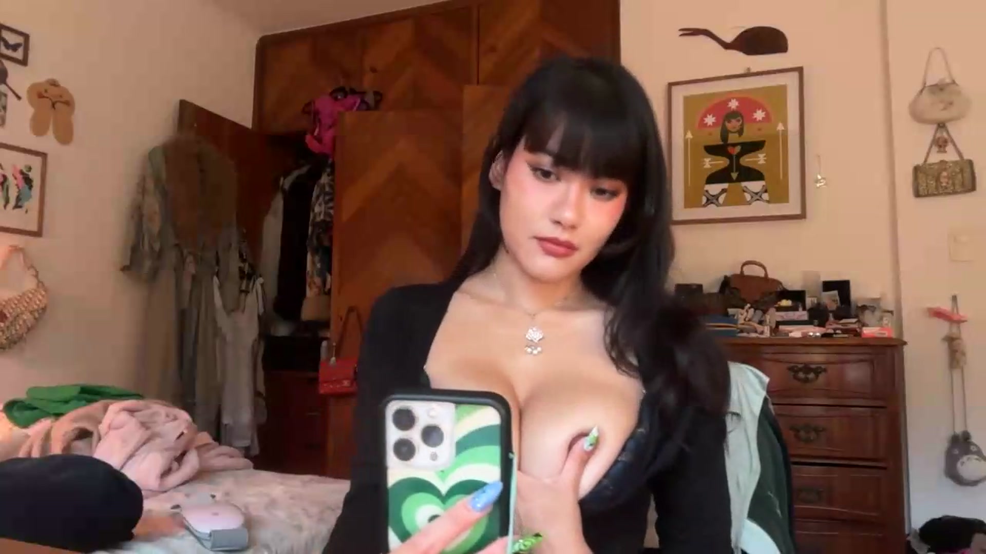 Gallery image thumbnail from LuluArtist's myfreecams stream on, 08/25/2026, 20:04 image 15 of 20