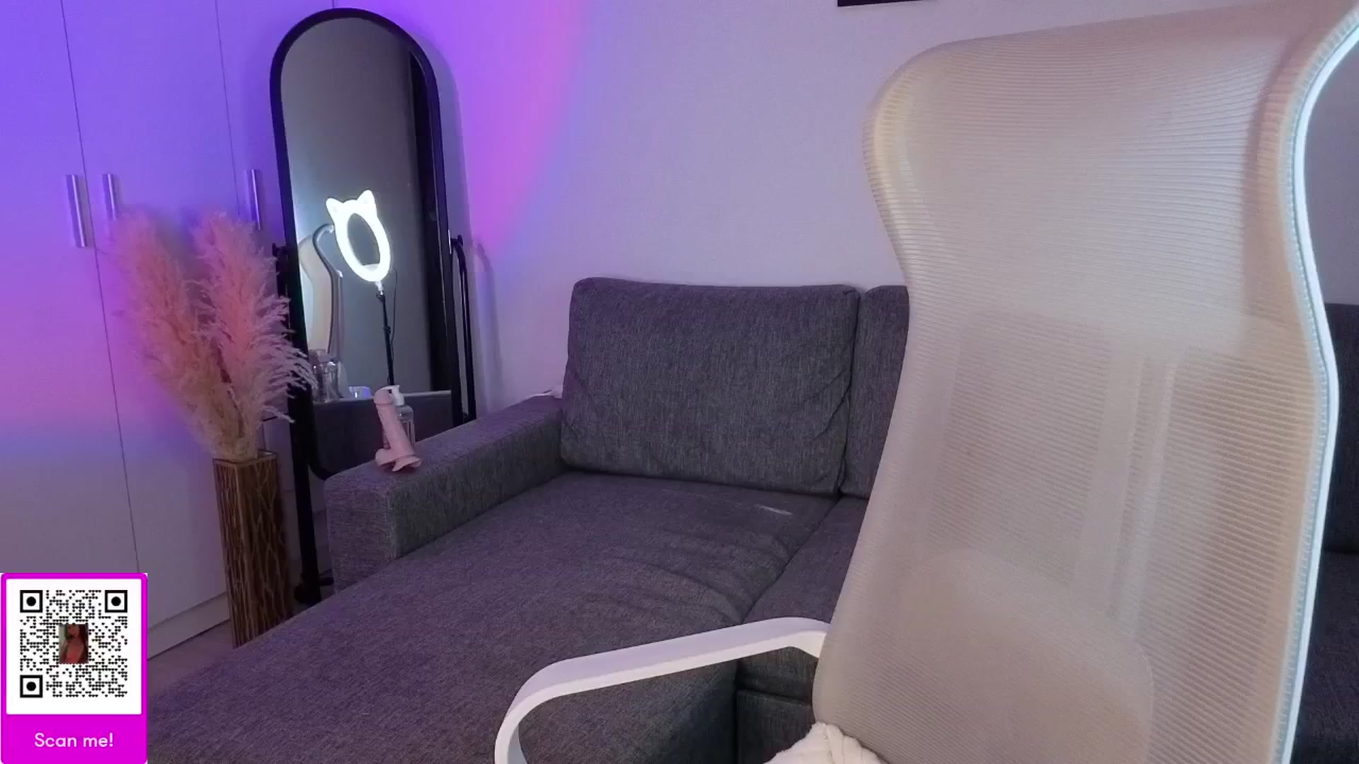 Gallery image thumbnail from LuluSpark's myfreecams stream on, 12/22/2025, 18:21 image 6 of 20