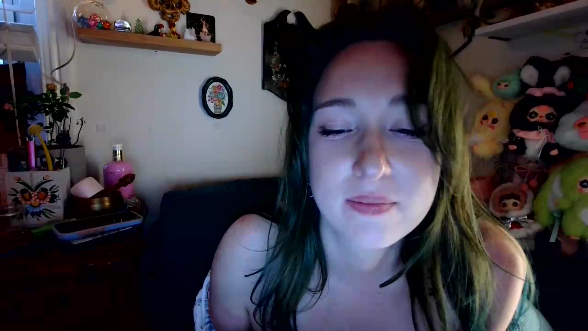 Gallery image thumbnail from LumaDoll's myfreecams stream on, 08/14/2026, 23:56 image 20 of 20