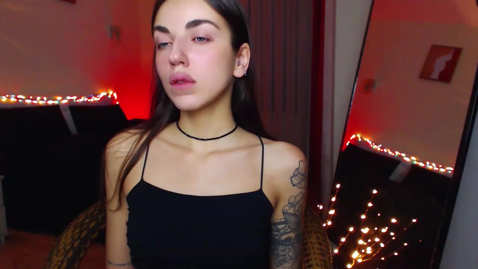 Gallery image thumbnail from Lumiere_Fleur's myfreecams stream on, 12/24/2022, 20:17 image 3 of 20