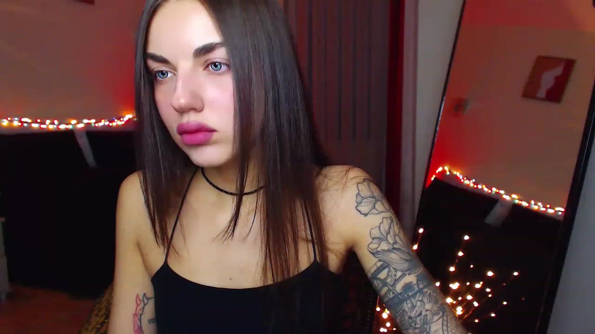 Gallery image thumbnail from Lumiere_Fleur's myfreecams stream on, 12/24/2022, 20:17 image 17 of 20