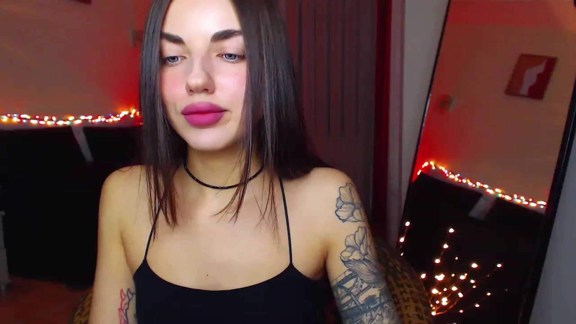 Gallery image thumbnail from Lumiere_Fleur's myfreecams stream on, 12/24/2022, 21:04 image 1 of 20