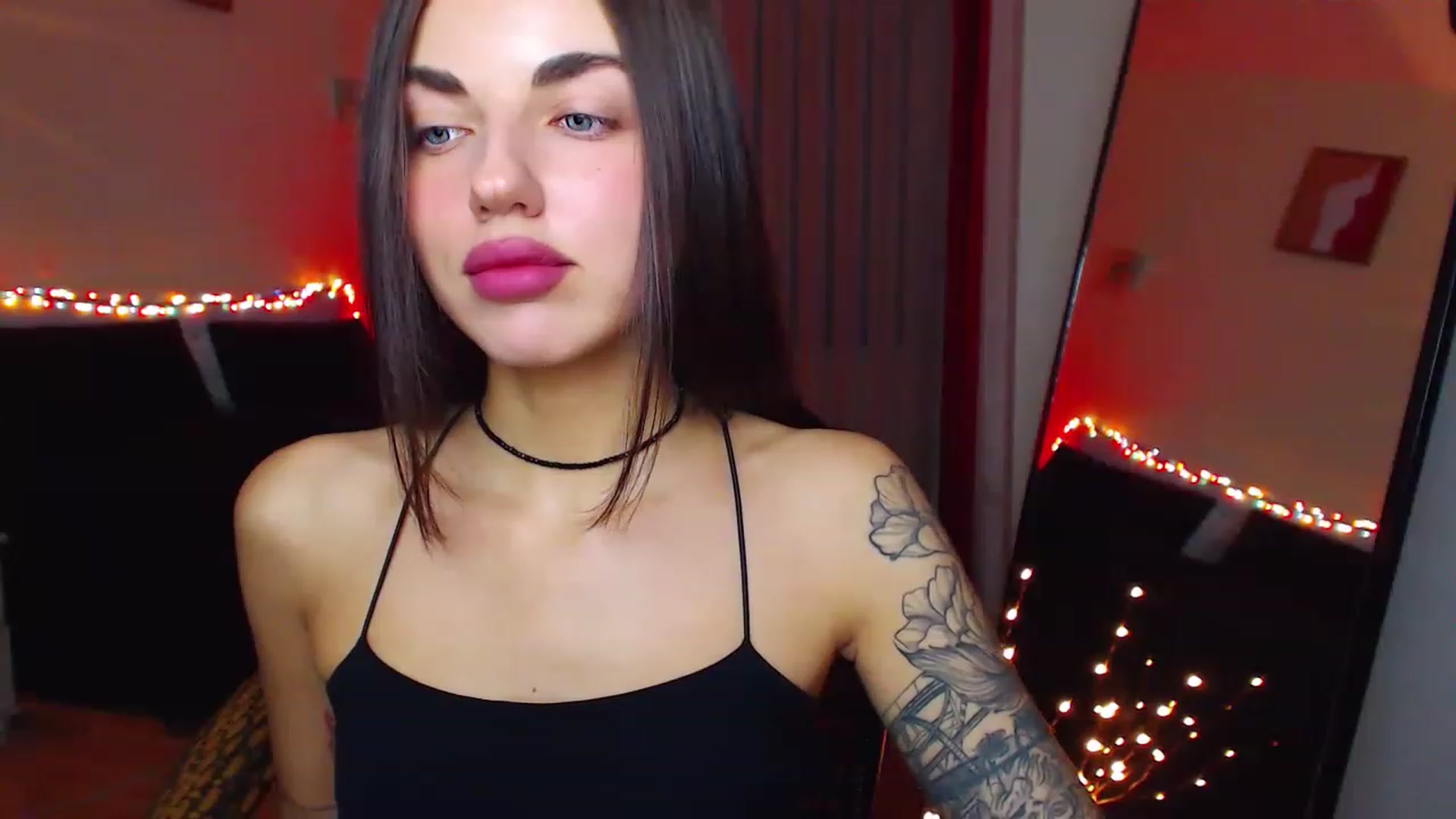 Gallery image thumbnail from Lumiere_Fleur's myfreecams stream on, 12/24/2022, 21:04 image 7 of 20