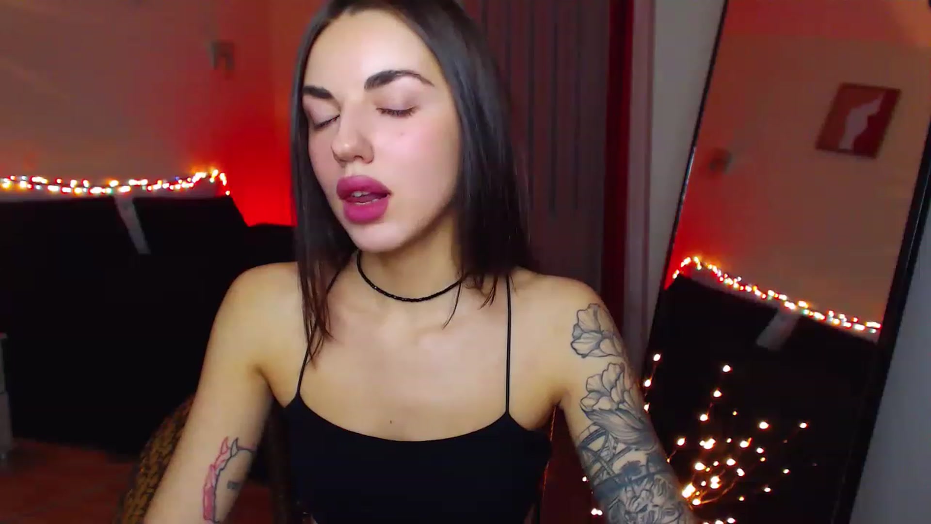 Gallery image thumbnail from Lumiere_Fleur's myfreecams stream on, 12/24/2022, 21:04 image 19 of 20