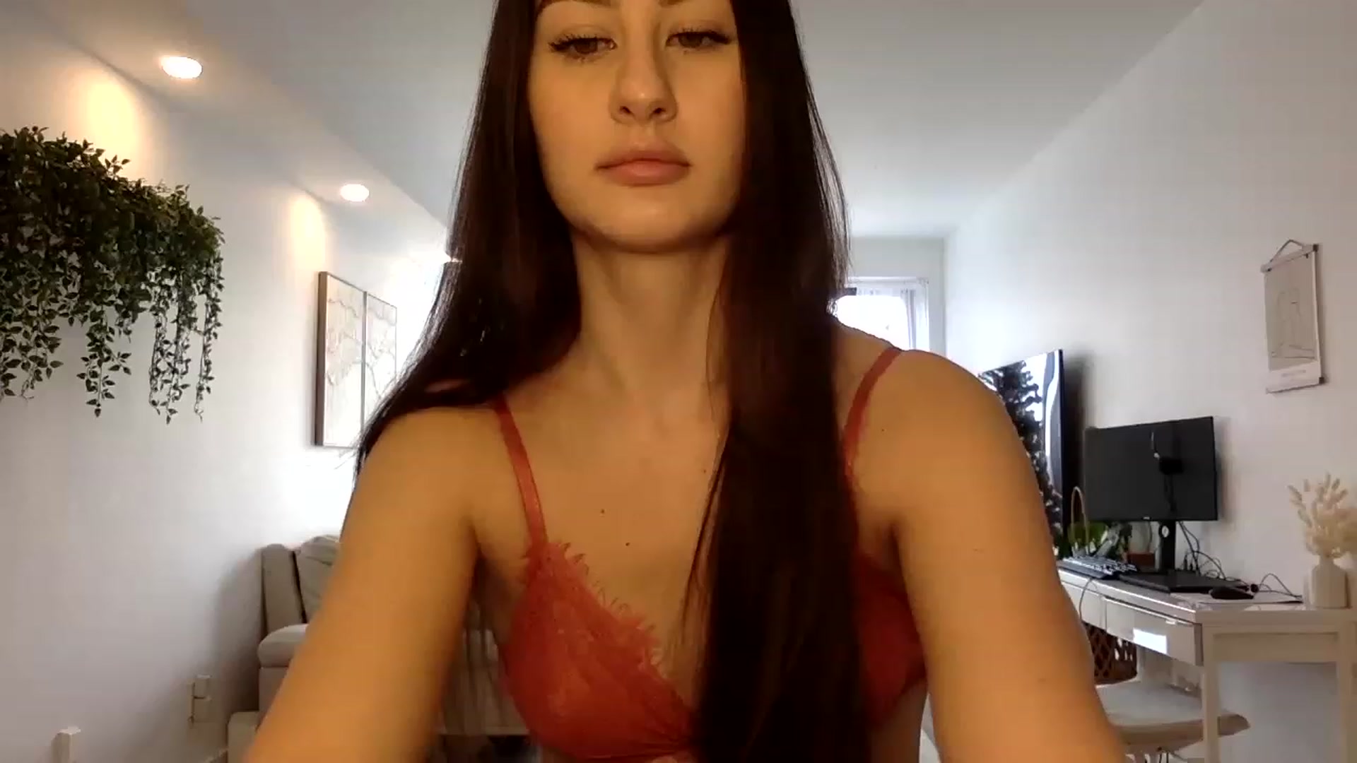 Gallery image thumbnail from LunaBanana's myfreecams stream on, 12/04/2022, 17:24 image 16 of 20
