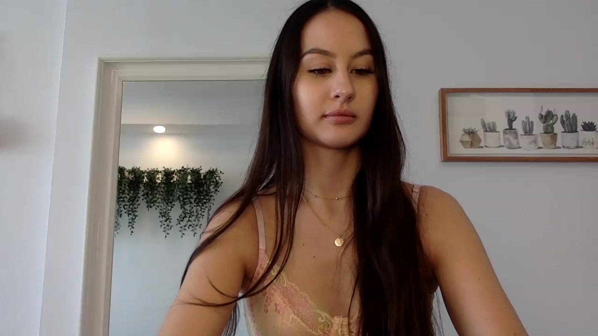 Gallery image thumbnail from LunaBanana's myfreecams stream on, 12/08/2022, 16:57 image 5 of 20