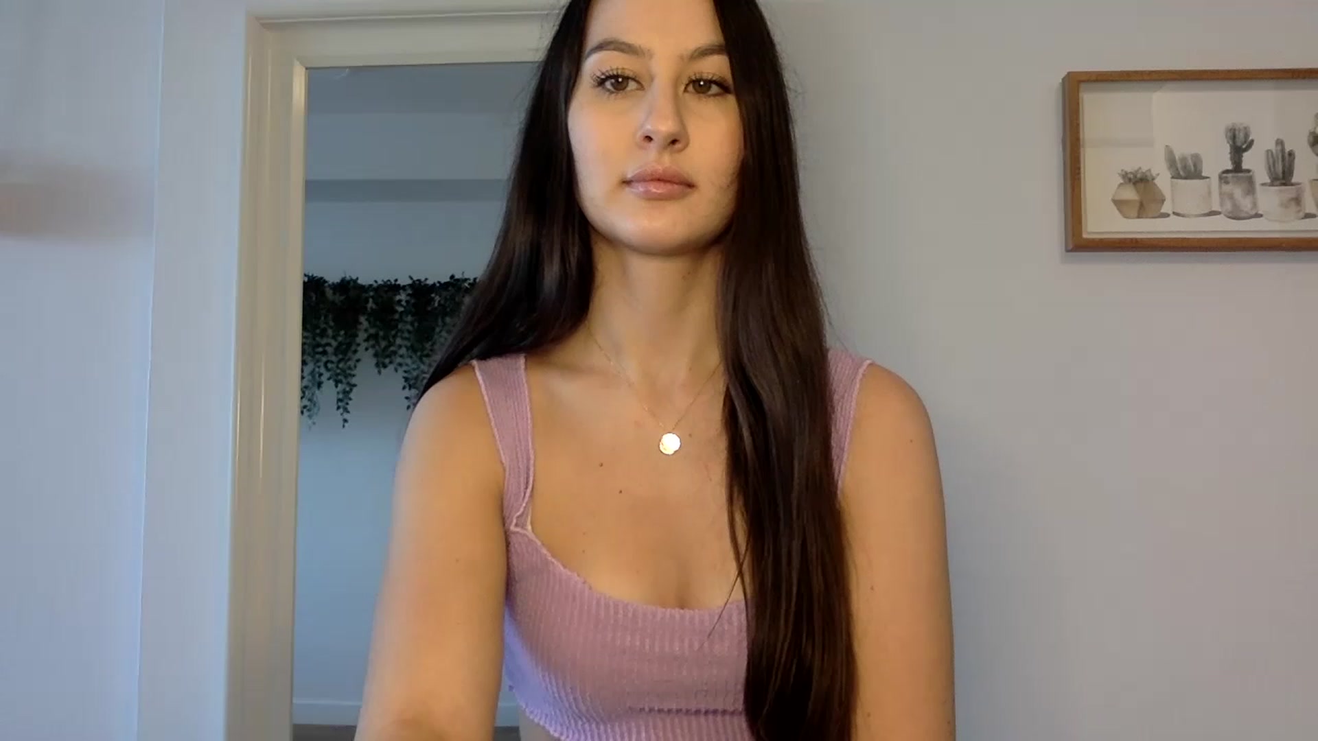 Gallery image thumbnail from LunaBanana's myfreecams stream on, 12/10/2022, 18:45 image 13 of 20