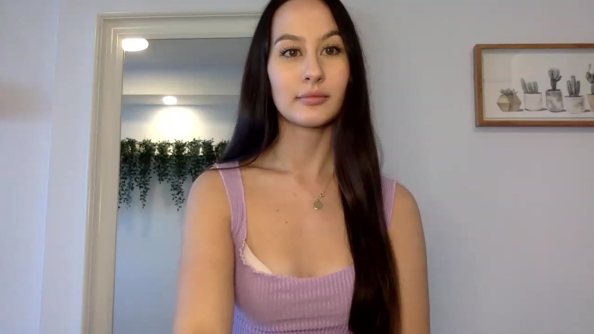 Gallery image thumbnail from LunaBanana's myfreecams stream on, 12/10/2022, 19:19 image 4 of 20