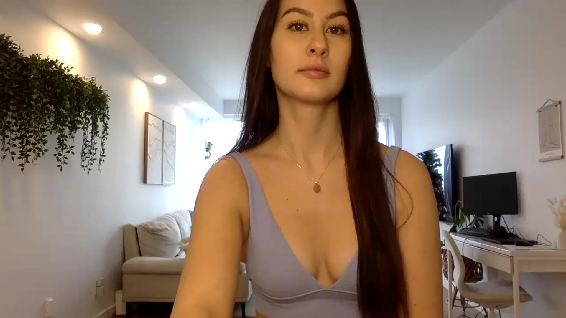 Gallery image thumbnail from LunaBanana's myfreecams stream on, 12/11/2022, 18:25 image 15 of 20