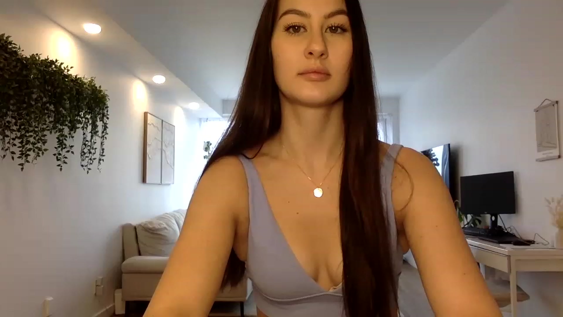 Gallery image thumbnail from LunaBanana's myfreecams stream on, 12/11/2022, 18:25 image 10 of 20