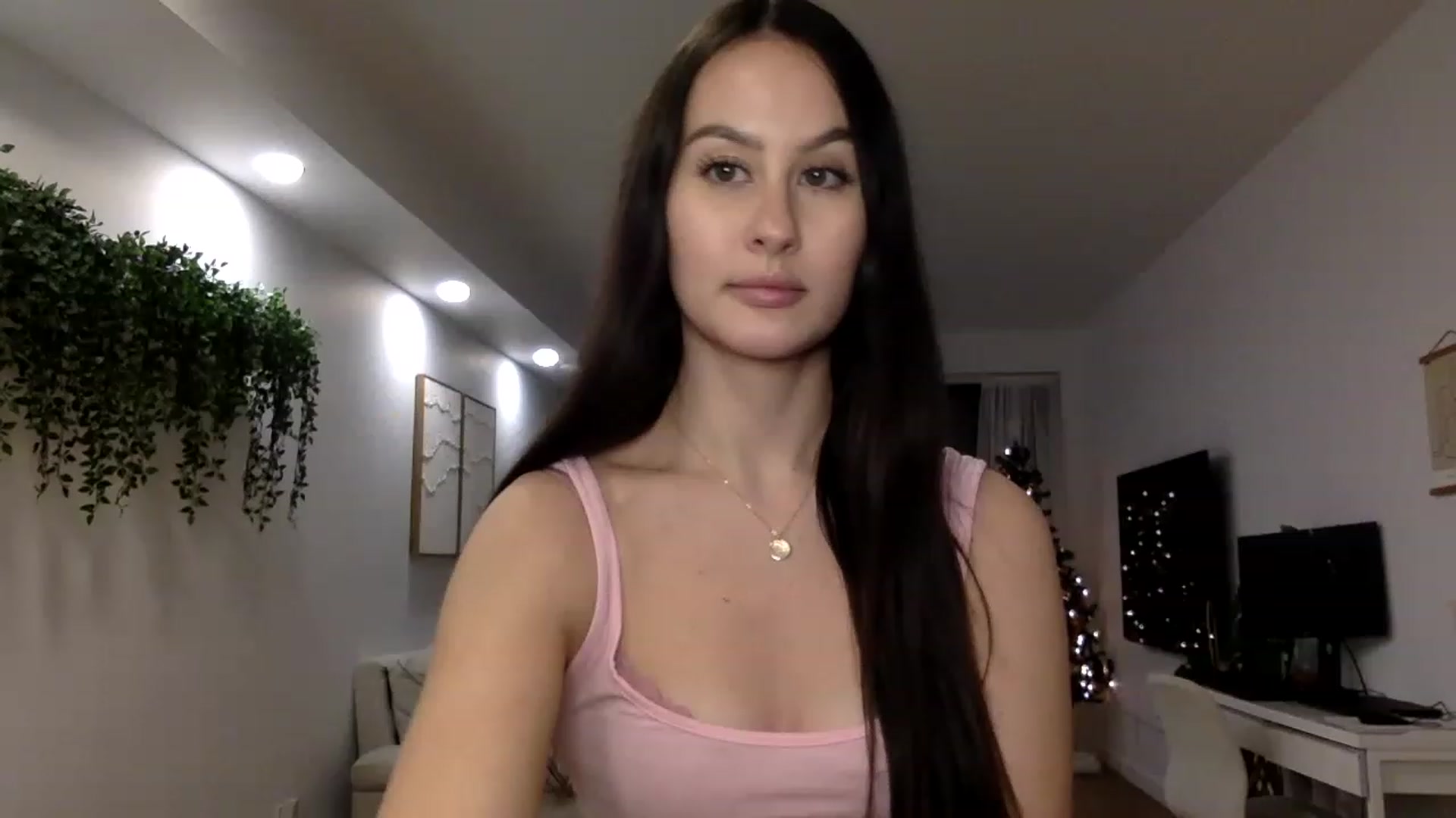 Gallery image thumbnail from LunaBanana's myfreecams stream on, 12/29/2022, 02:08 image 12 of 20