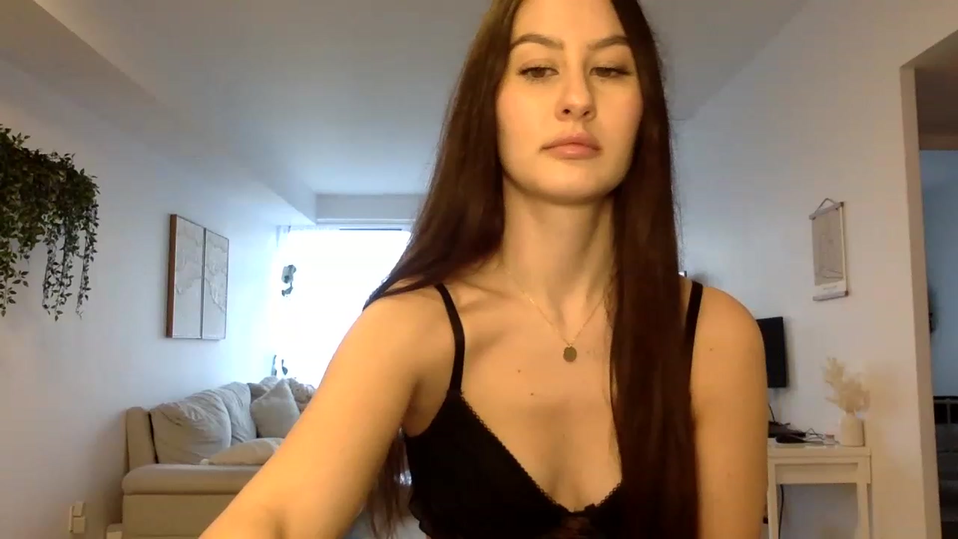 Gallery image thumbnail from LunaBanana's myfreecams stream on, 12/31/2022, 19:48 image 17 of 20