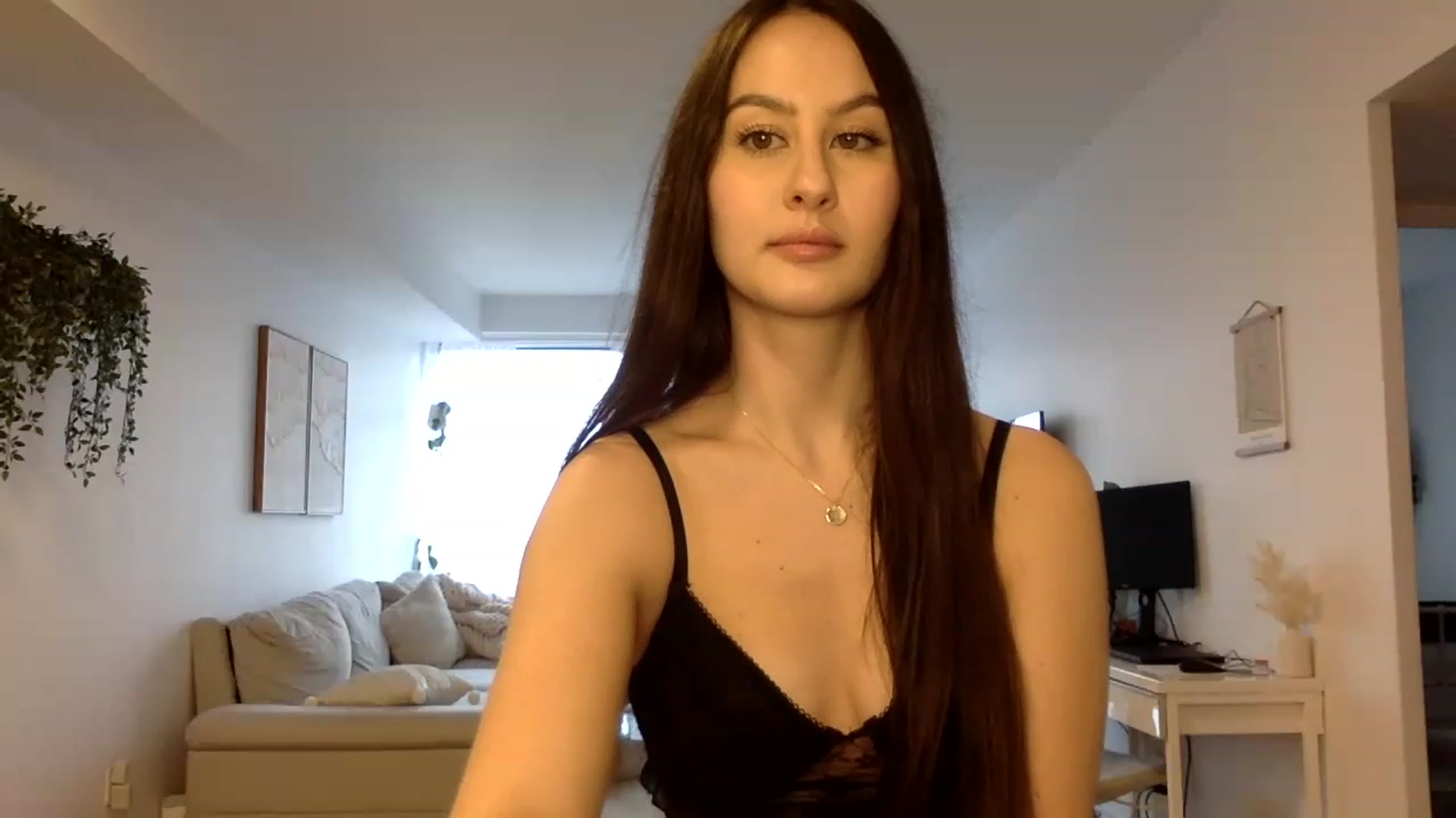 Gallery image thumbnail from LunaBanana's myfreecams stream on, 12/31/2022, 19:48 image 16 of 20