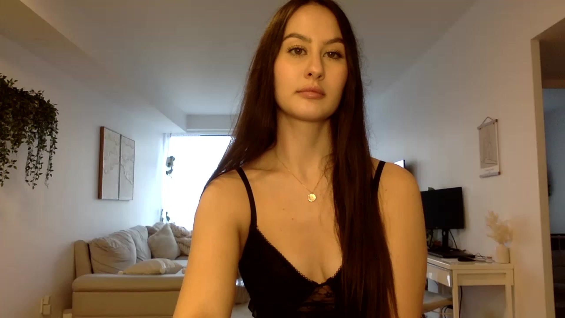 Gallery image thumbnail from LunaBanana's myfreecams stream on, 12/31/2022, 19:48 image 12 of 20