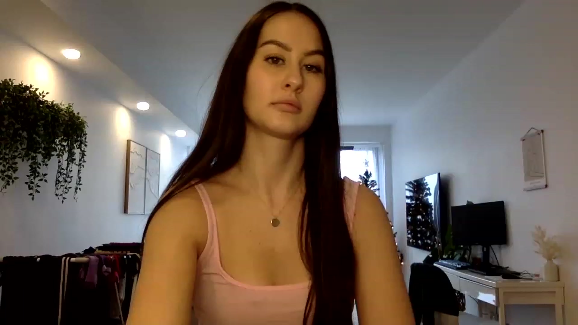 Gallery image thumbnail from LunaBanana's myfreecams stream on, 01/03/2023, 18:18 image 1 of 20