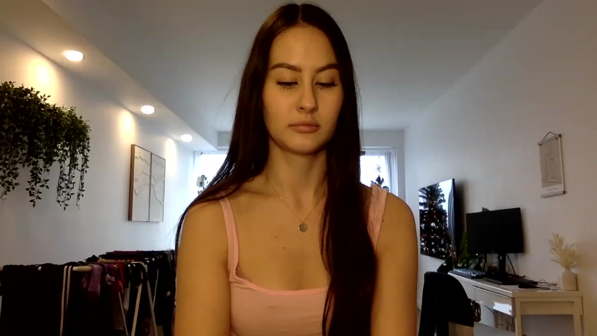 Gallery image thumbnail from LunaBanana's myfreecams stream on, 01/03/2023, 18:18 image 3 of 20