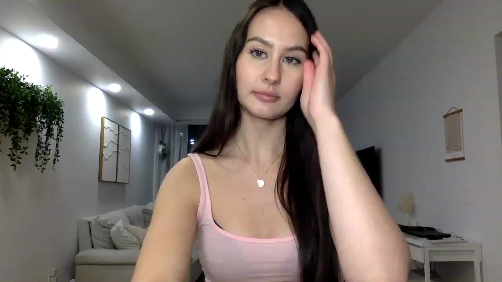 Gallery image thumbnail from LunaBanana's myfreecams stream on, 01/07/2023, 22:33 image 16 of 20