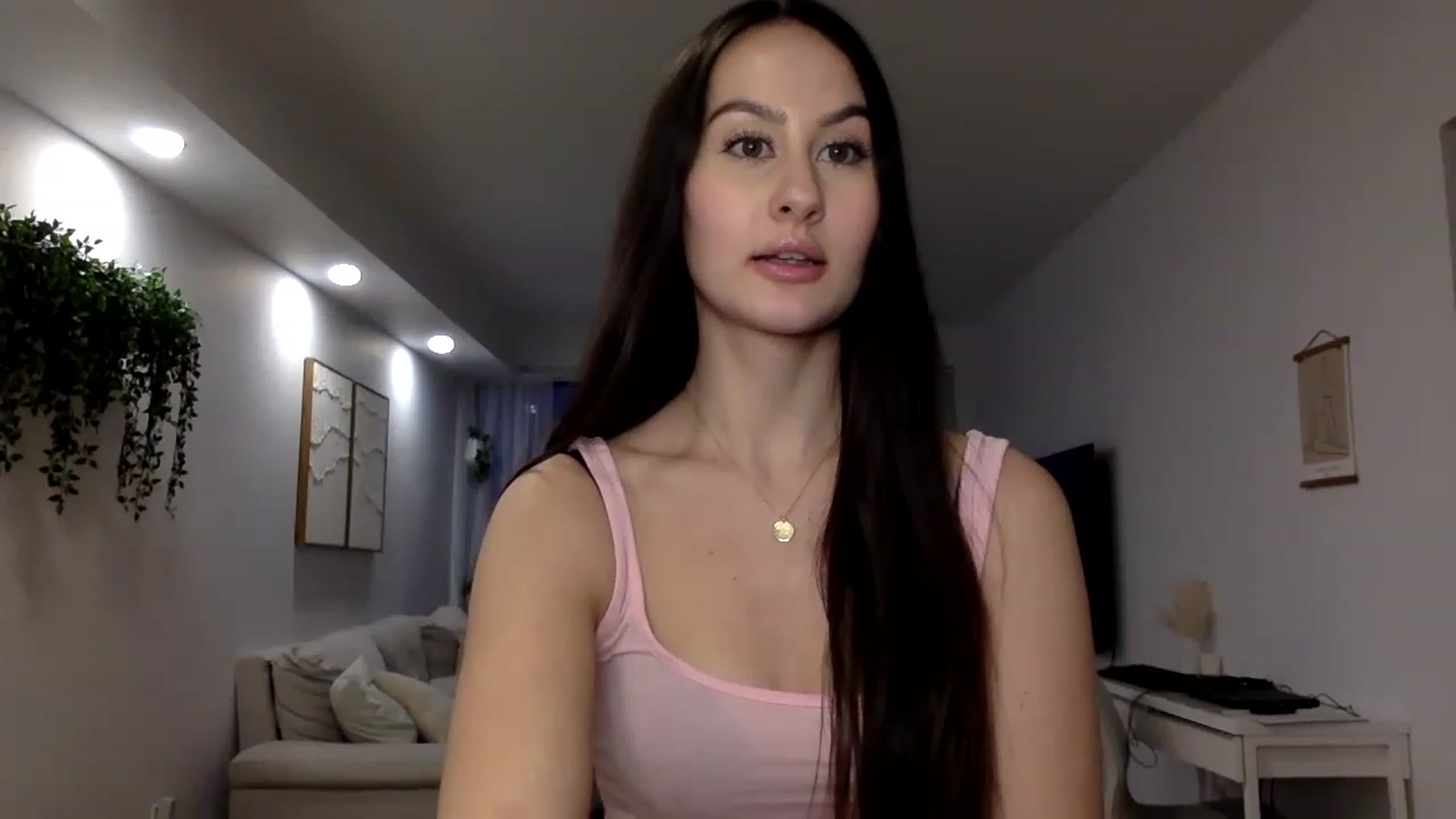 Gallery image thumbnail from LunaBanana's myfreecams stream on, 01/07/2023, 22:33 image 1 of 20