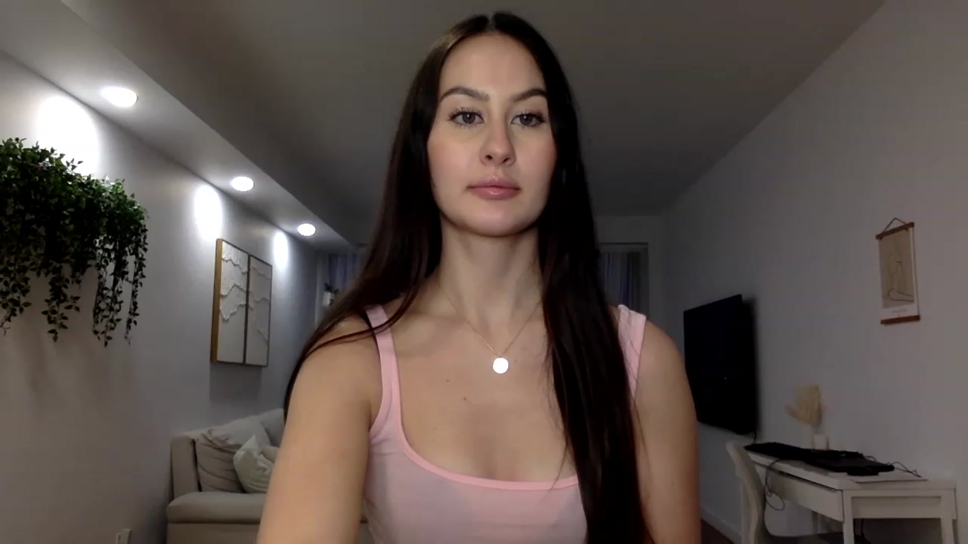 Gallery image thumbnail from LunaBanana's myfreecams stream on, 01/07/2023, 22:33 image 2 of 20