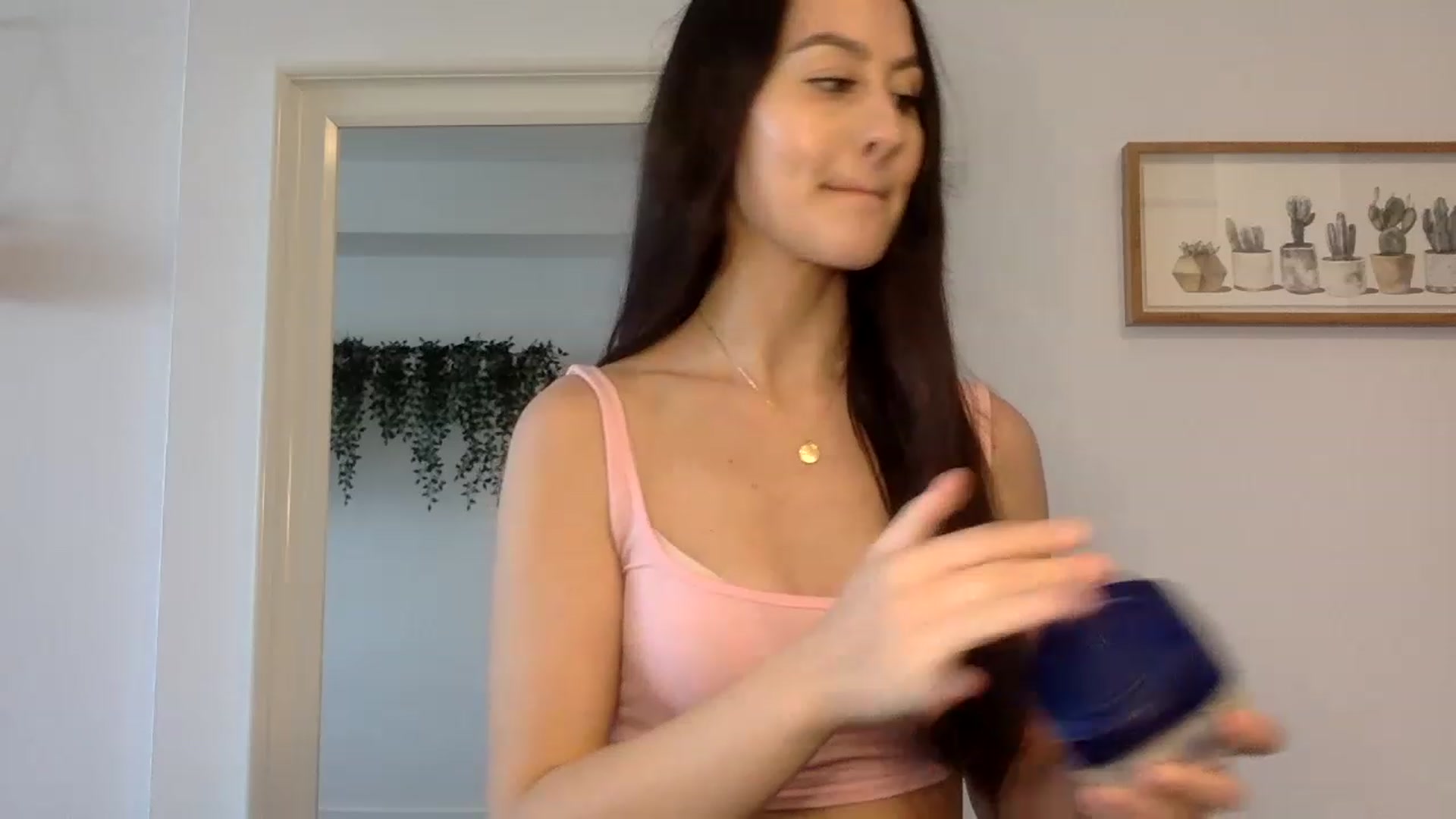 Gallery image thumbnail from LunaBanana's myfreecams stream on, 01/15/2023, 19:57 image 15 of 20