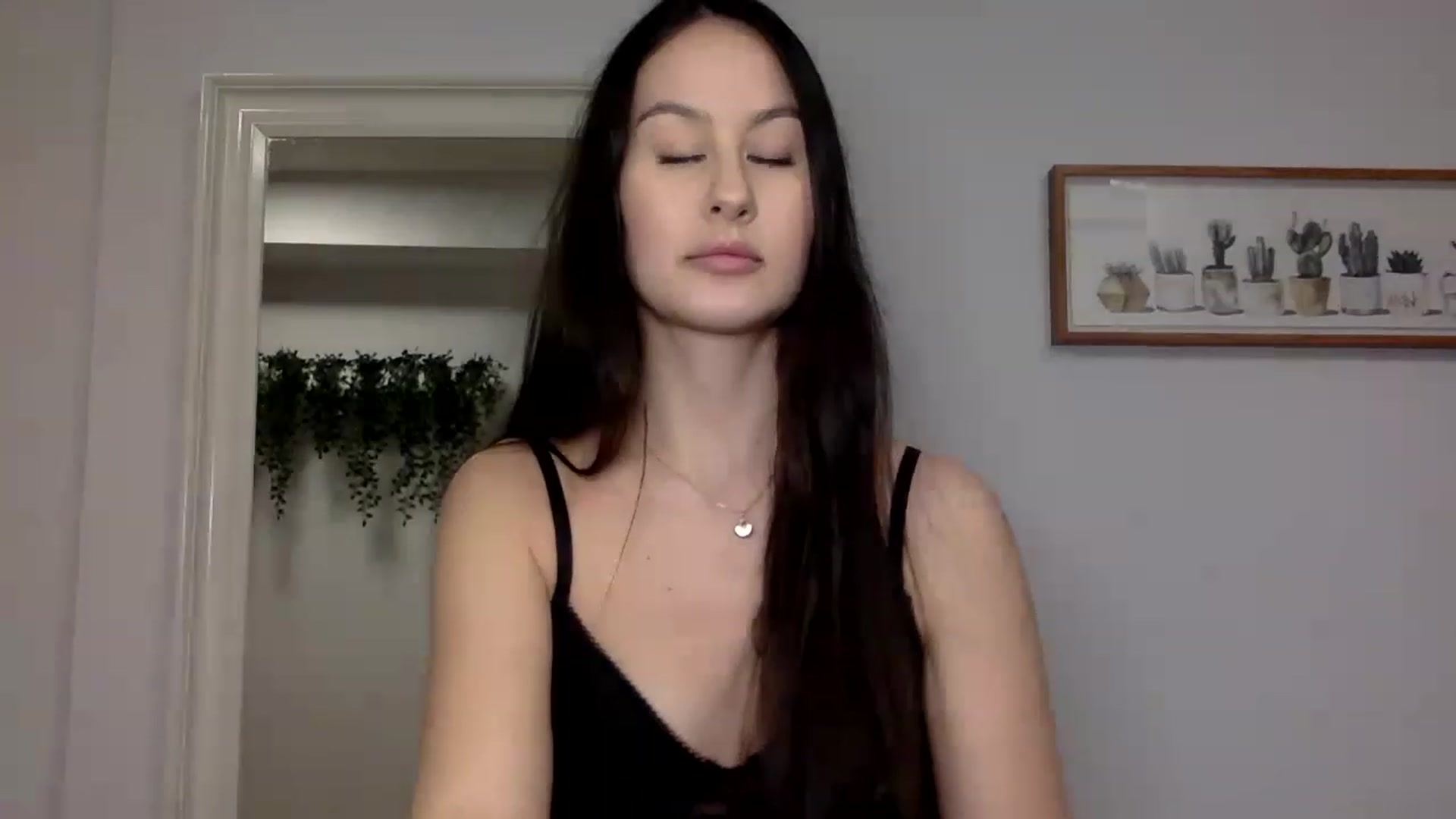 Gallery image thumbnail from LunaBanana's myfreecams stream on, 03/07/2023, 03:00 image 17 of 20