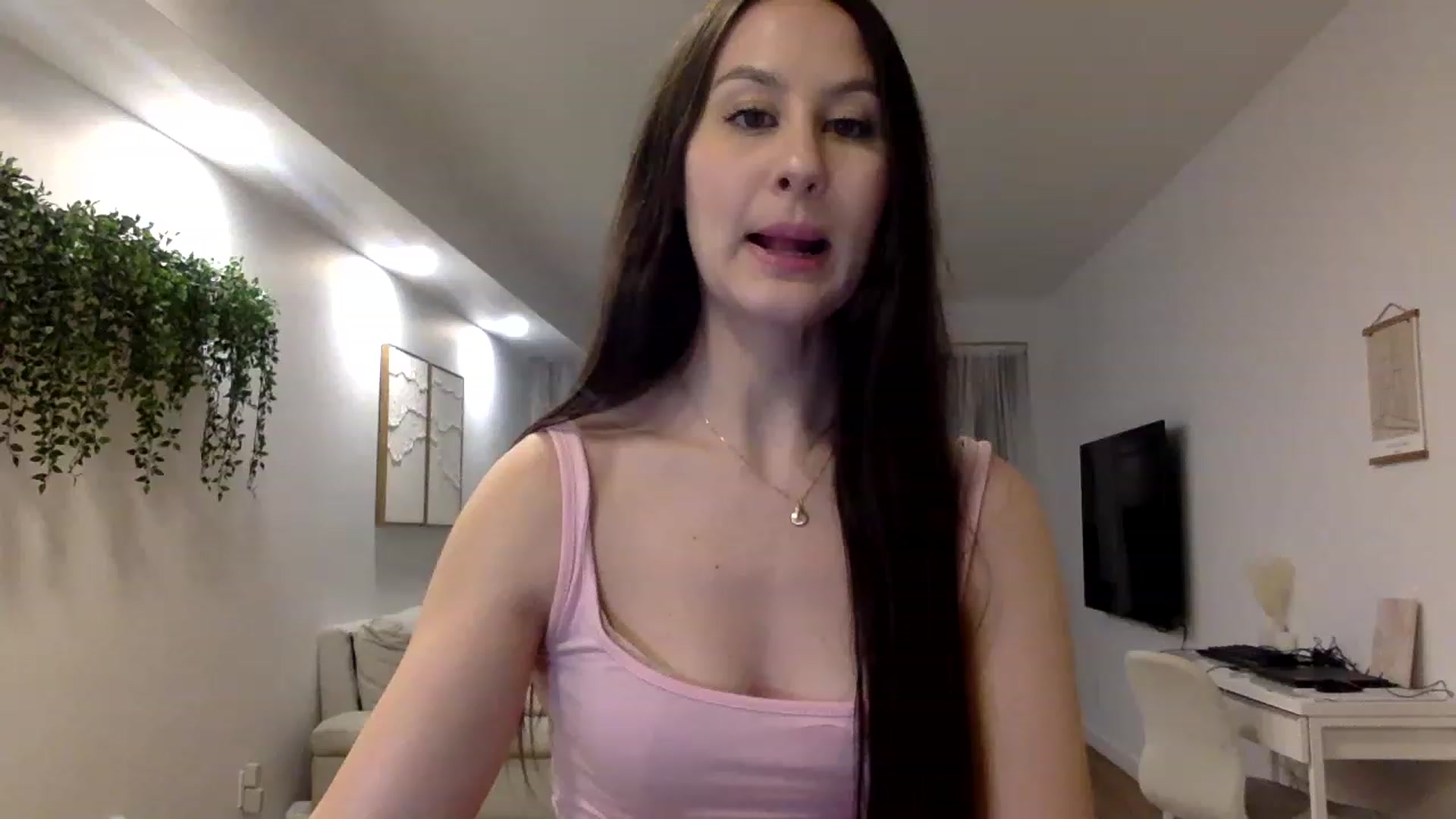 Gallery image thumbnail from LunaBanana's myfreecams stream on, 03/12/2023, 01:29 image 13 of 20