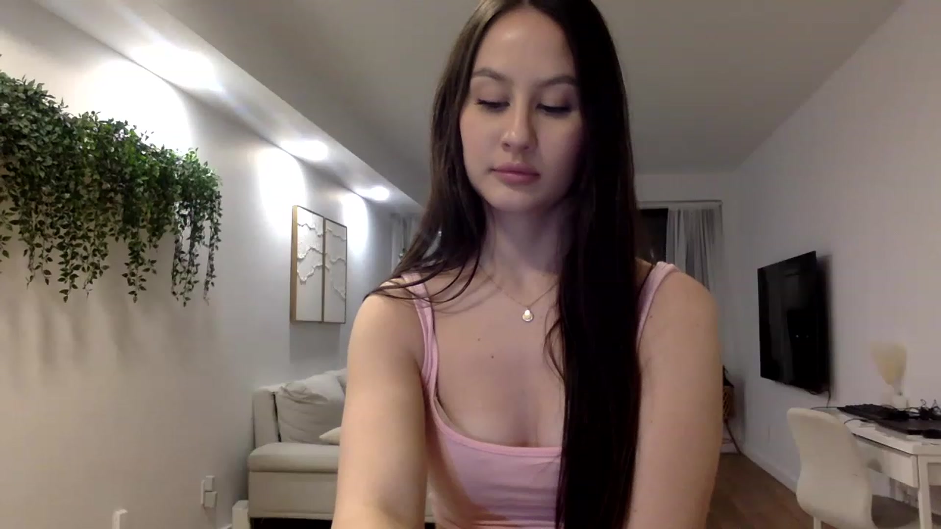 Gallery image thumbnail from LunaBanana's myfreecams stream on, 03/12/2023, 01:39 image 20 of 20