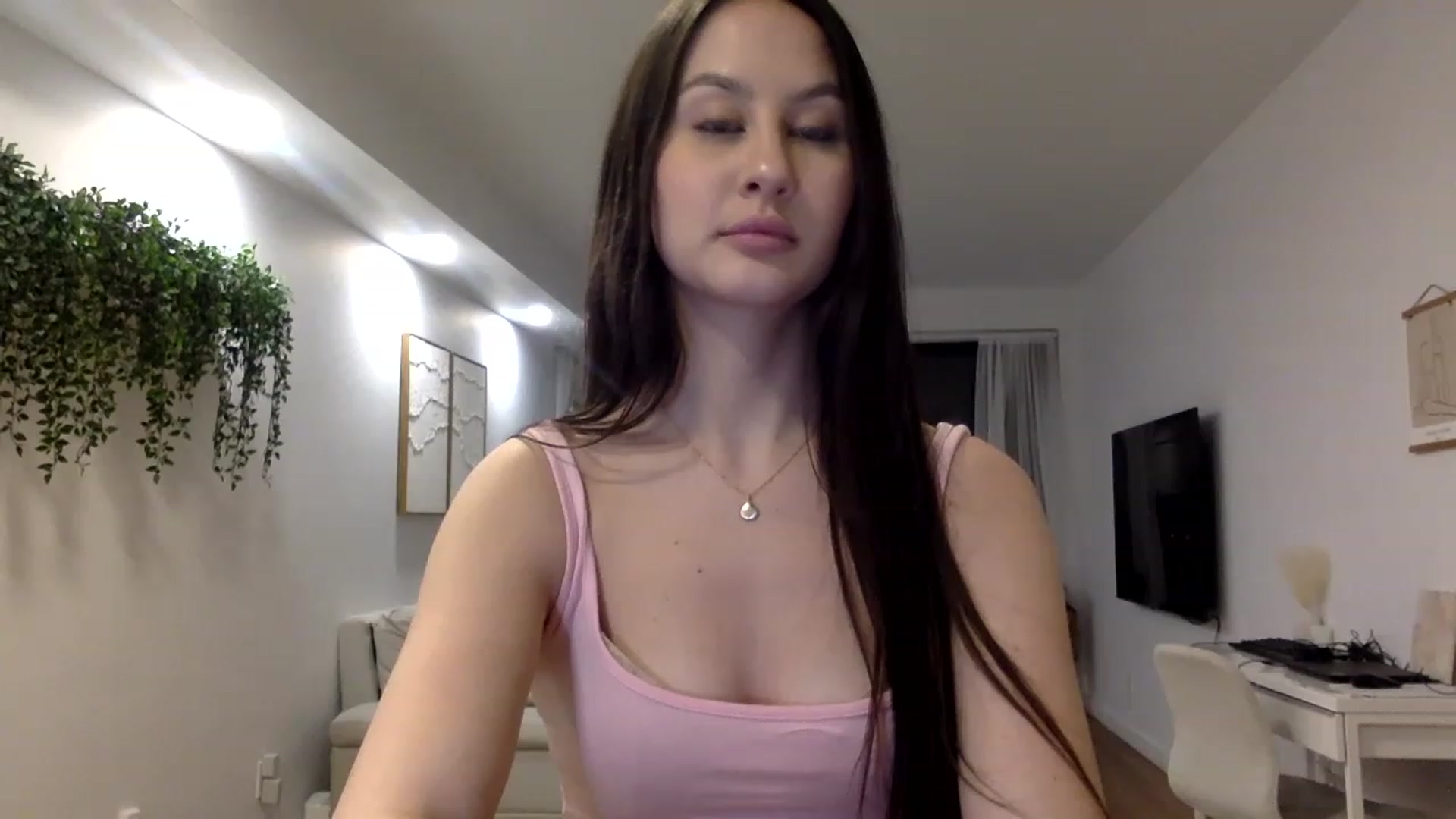 Gallery image thumbnail from LunaBanana's myfreecams stream on, 03/12/2023, 01:39 image 1 of 20