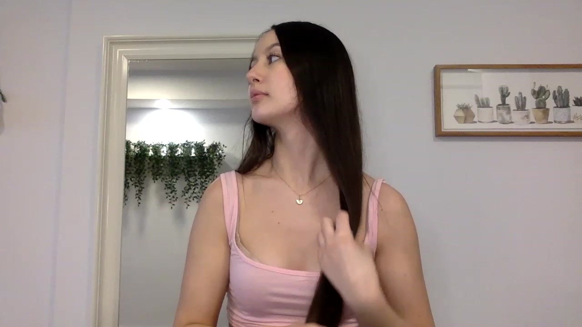 Gallery image thumbnail from LunaBanana's myfreecams stream on, 03/25/2023, 21:52 image 2 of 20
