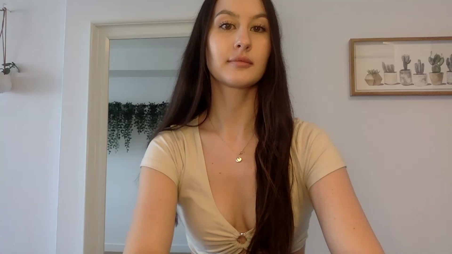 Gallery image thumbnail from LunaBanana's myfreecams stream on, 04/16/2023, 18:07 image 8 of 20