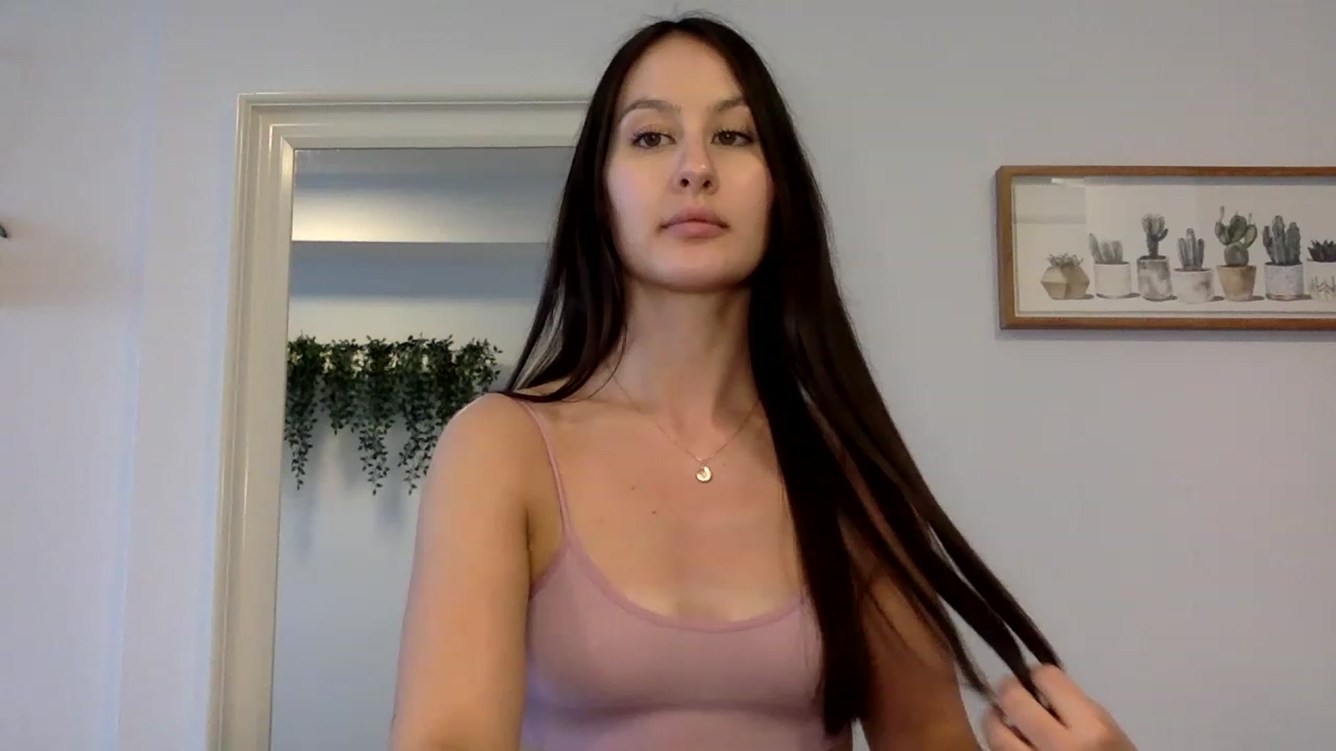 Gallery image thumbnail from LunaBanana's myfreecams stream on, 05/21/2023, 23:45 image 6 of 20
