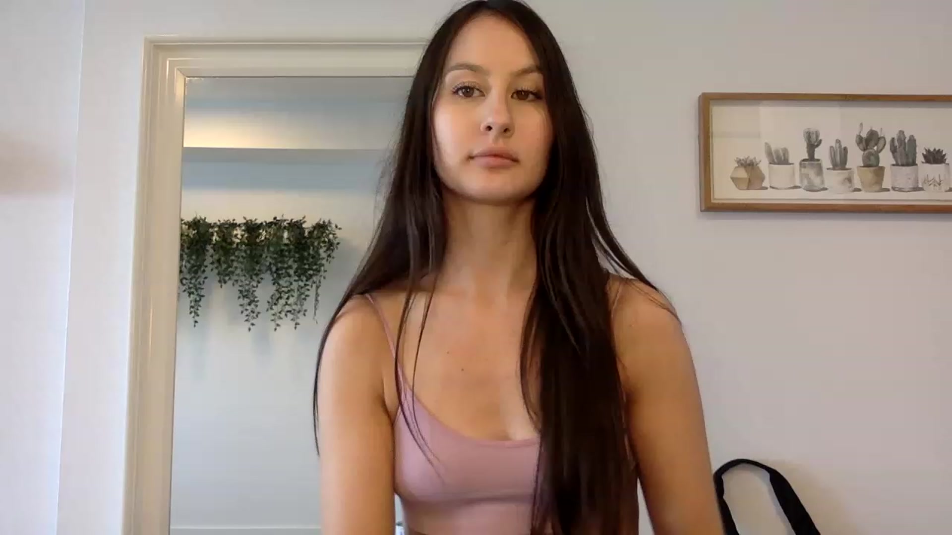 Gallery image thumbnail from LunaBanana's myfreecams stream on, 06/10/2023, 19:50 image 12 of 20
