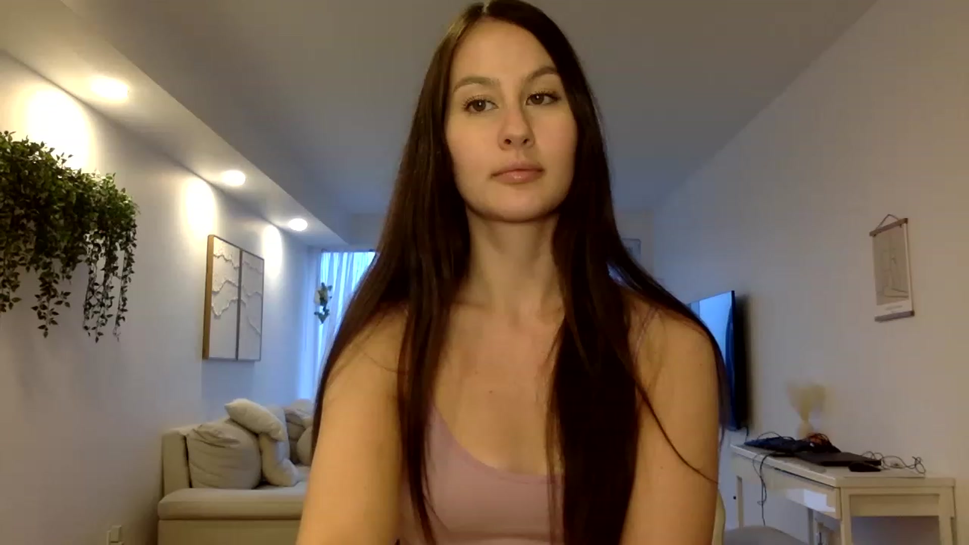Gallery image thumbnail from LunaBanana's myfreecams stream on, 06/11/2023, 24:43 image 6 of 20