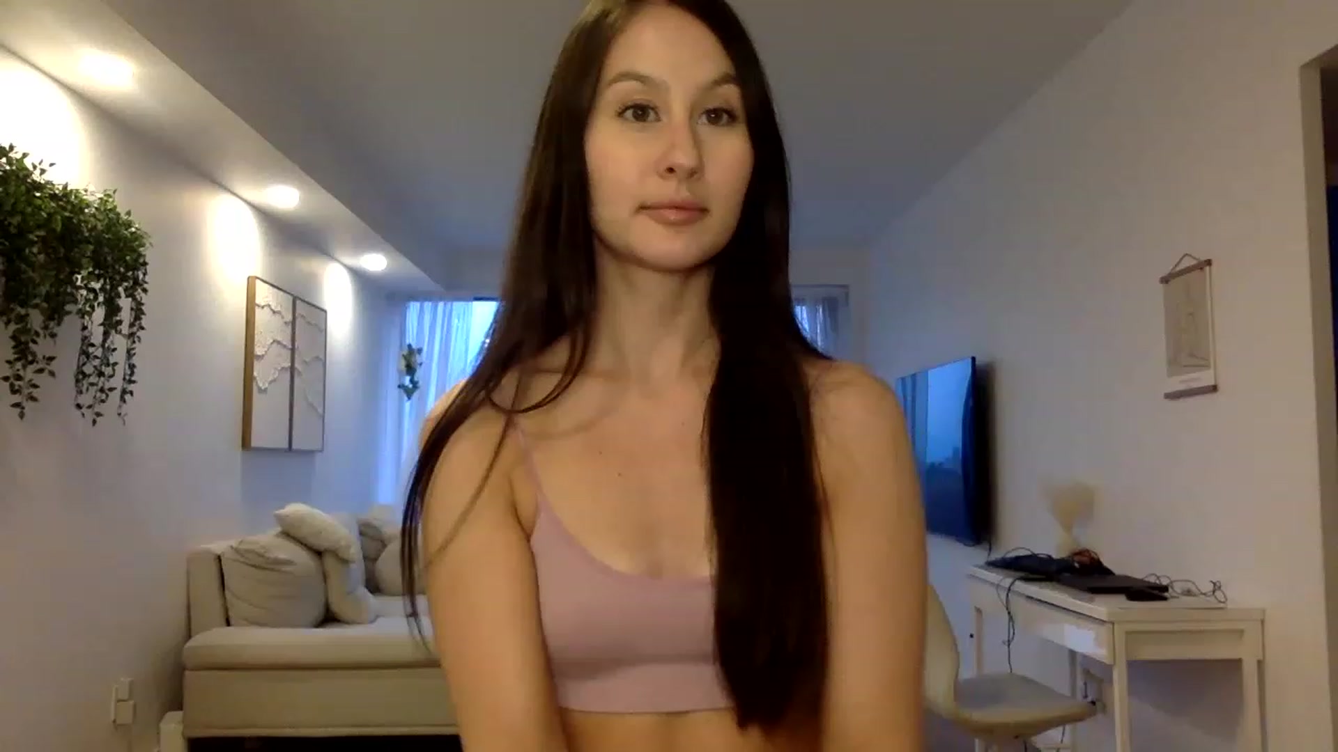 Gallery image thumbnail from LunaBanana's myfreecams stream on, 06/11/2023, 24:43 image 13 of 20