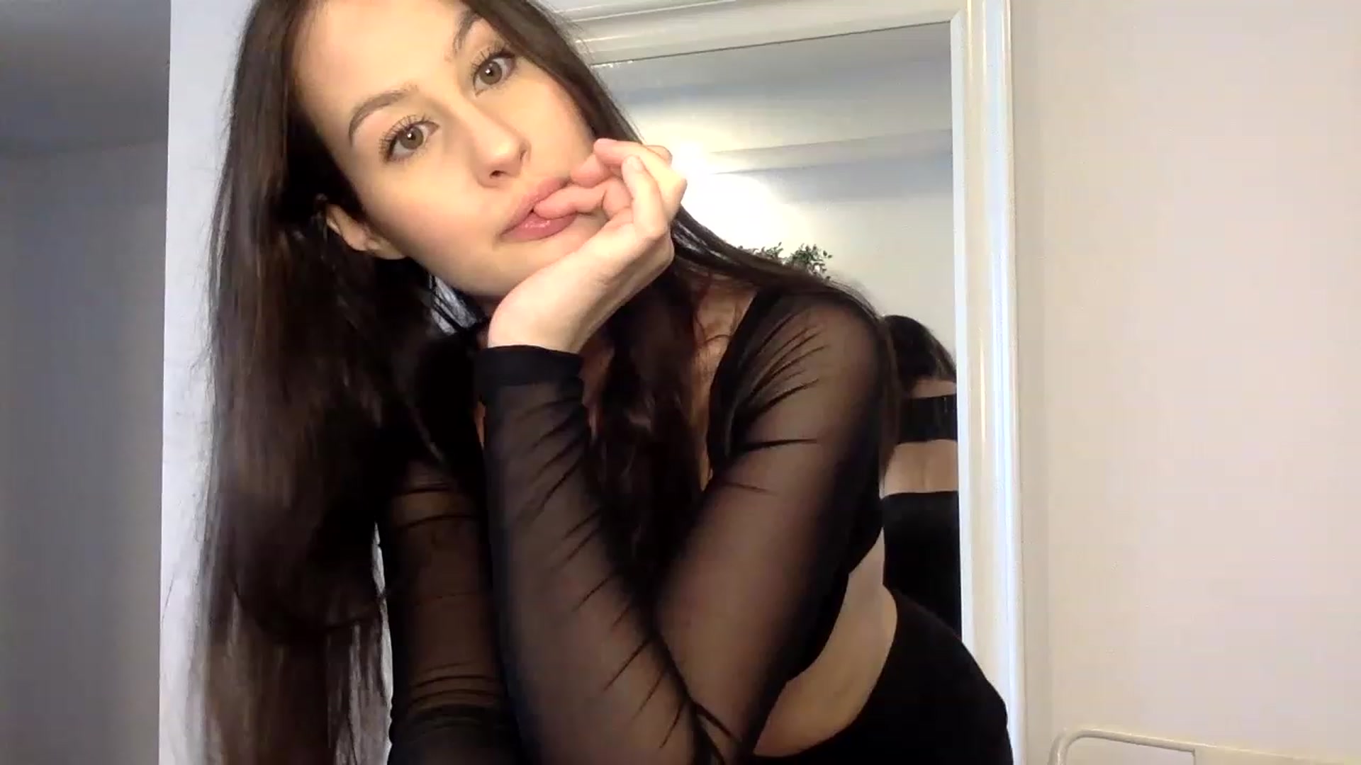Gallery image thumbnail from LunaBanana's myfreecams stream on, 06/17/2023, 16:51 image 1 of 20