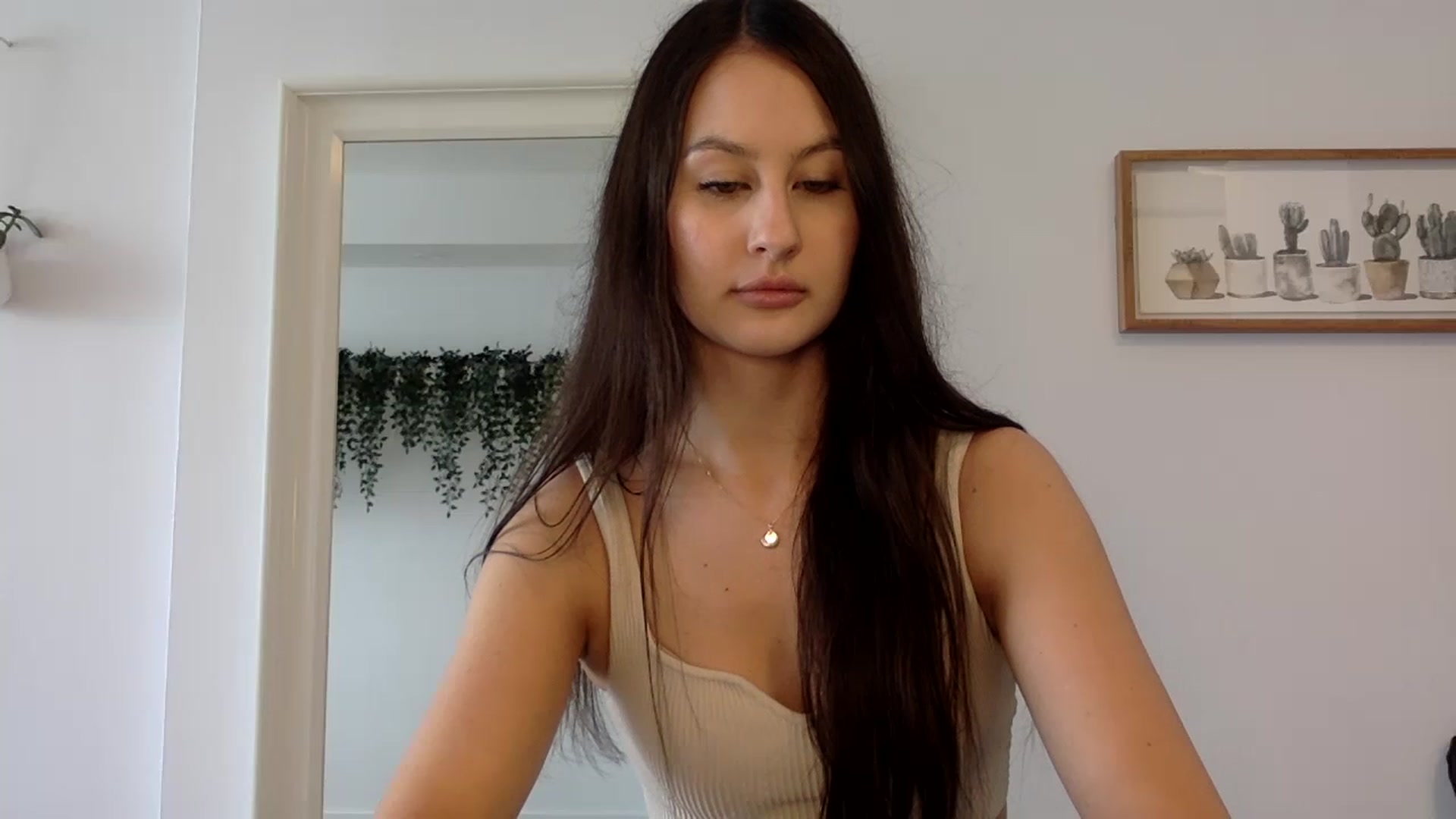 Gallery image thumbnail from LunaBanana's myfreecams stream on, 06/18/2023, 17:54 image 12 of 20