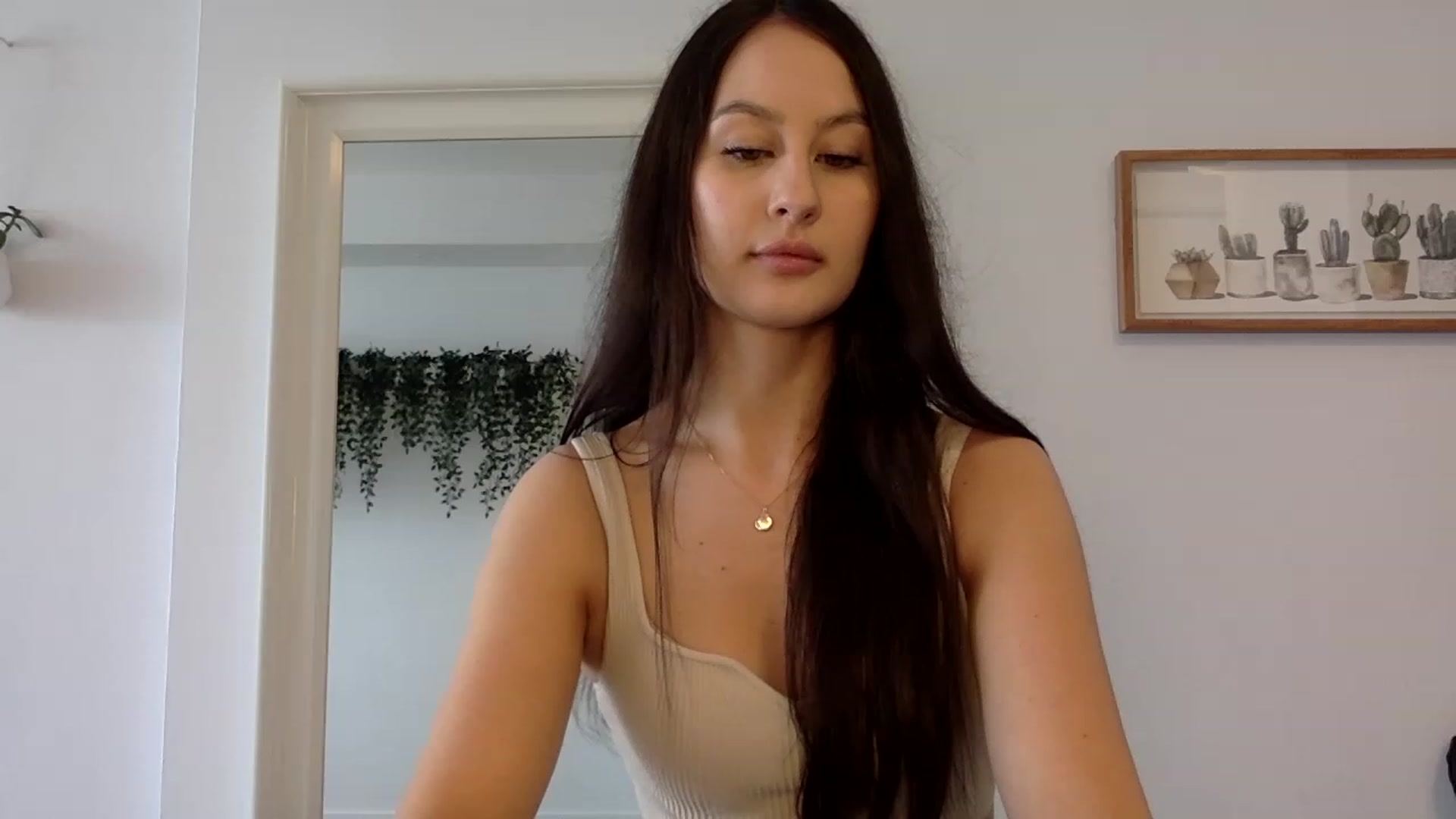 Gallery image thumbnail from LunaBanana's myfreecams stream on, 06/18/2023, 17:54 image 14 of 20