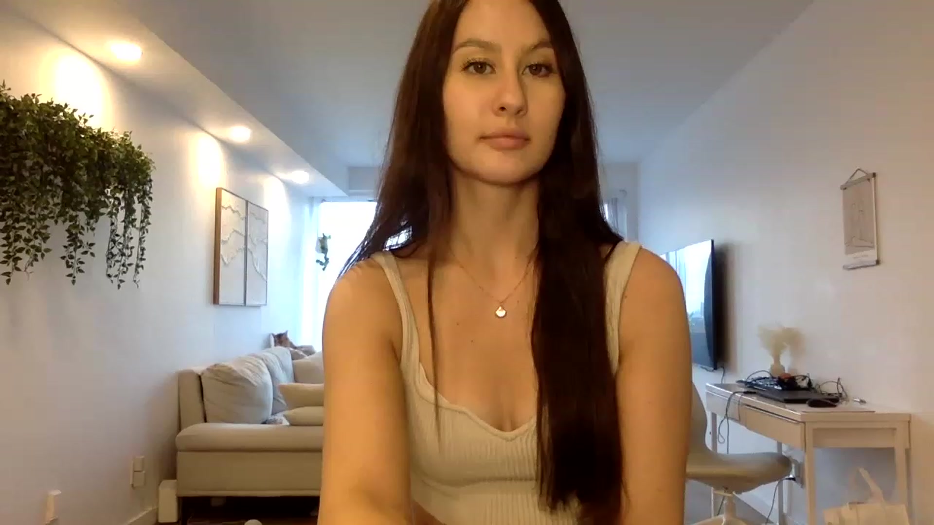Gallery image thumbnail from LunaBanana's myfreecams stream on, 06/19/2023, 24:17 image 4 of 20