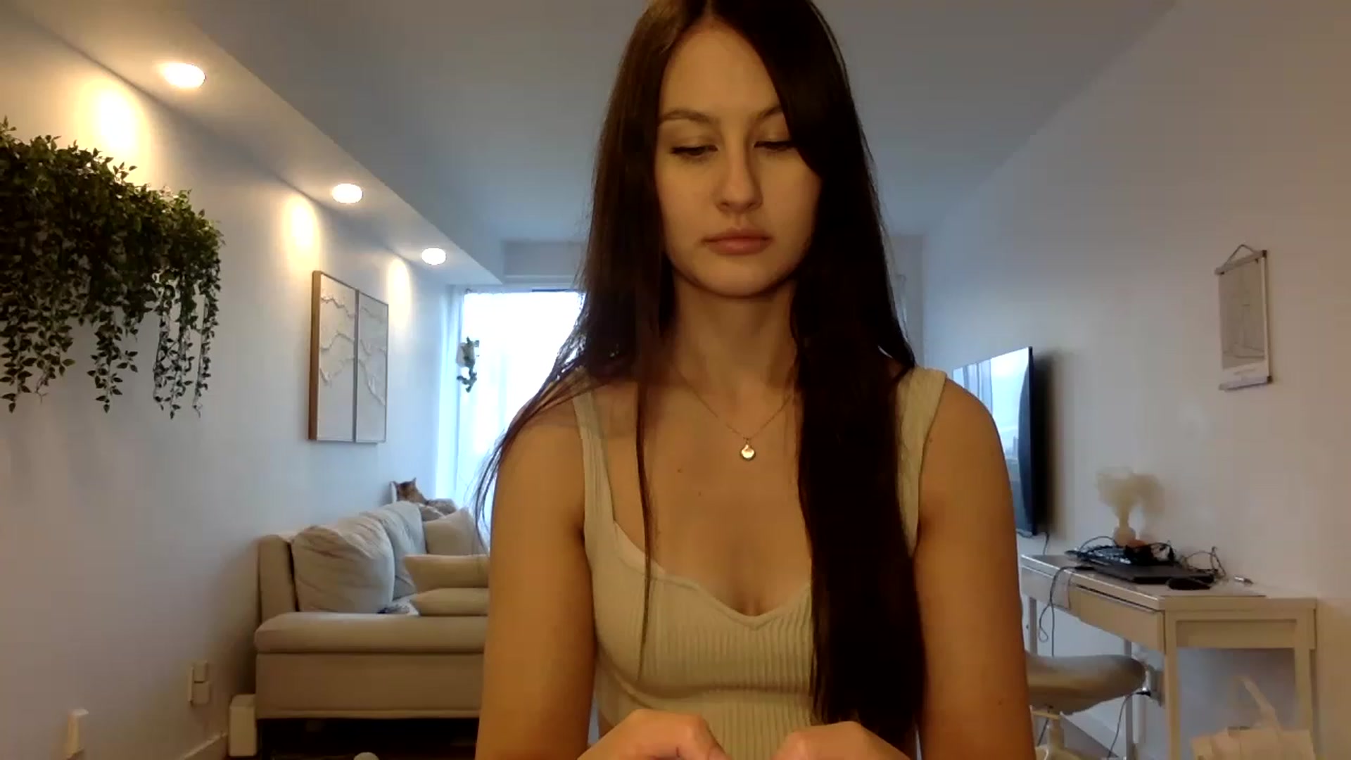Gallery image thumbnail from LunaBanana's myfreecams stream on, 06/19/2023, 24:17 image 3 of 20